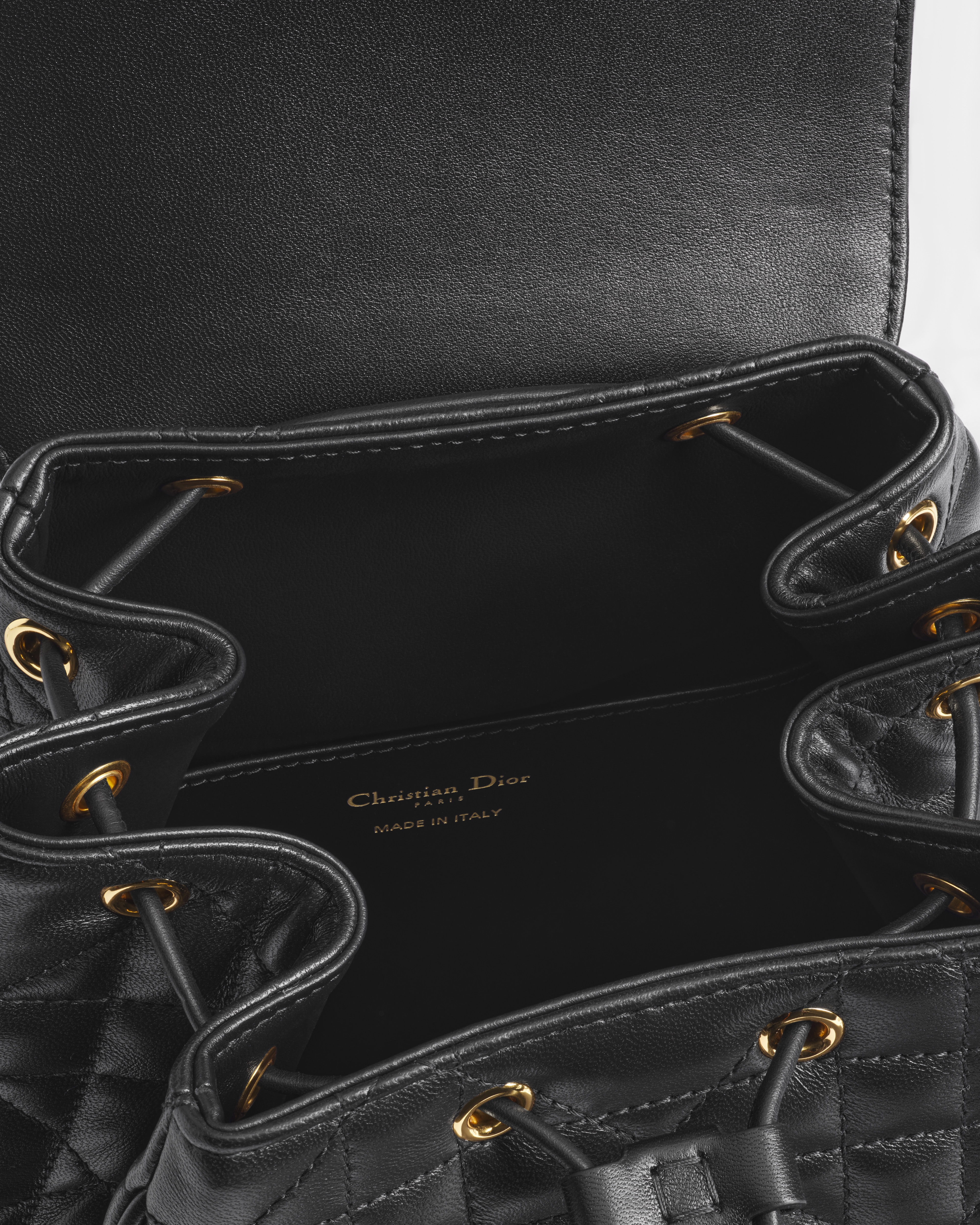 Mochila mediana Dior Caro Piel de cordero Macrocannage negra E06