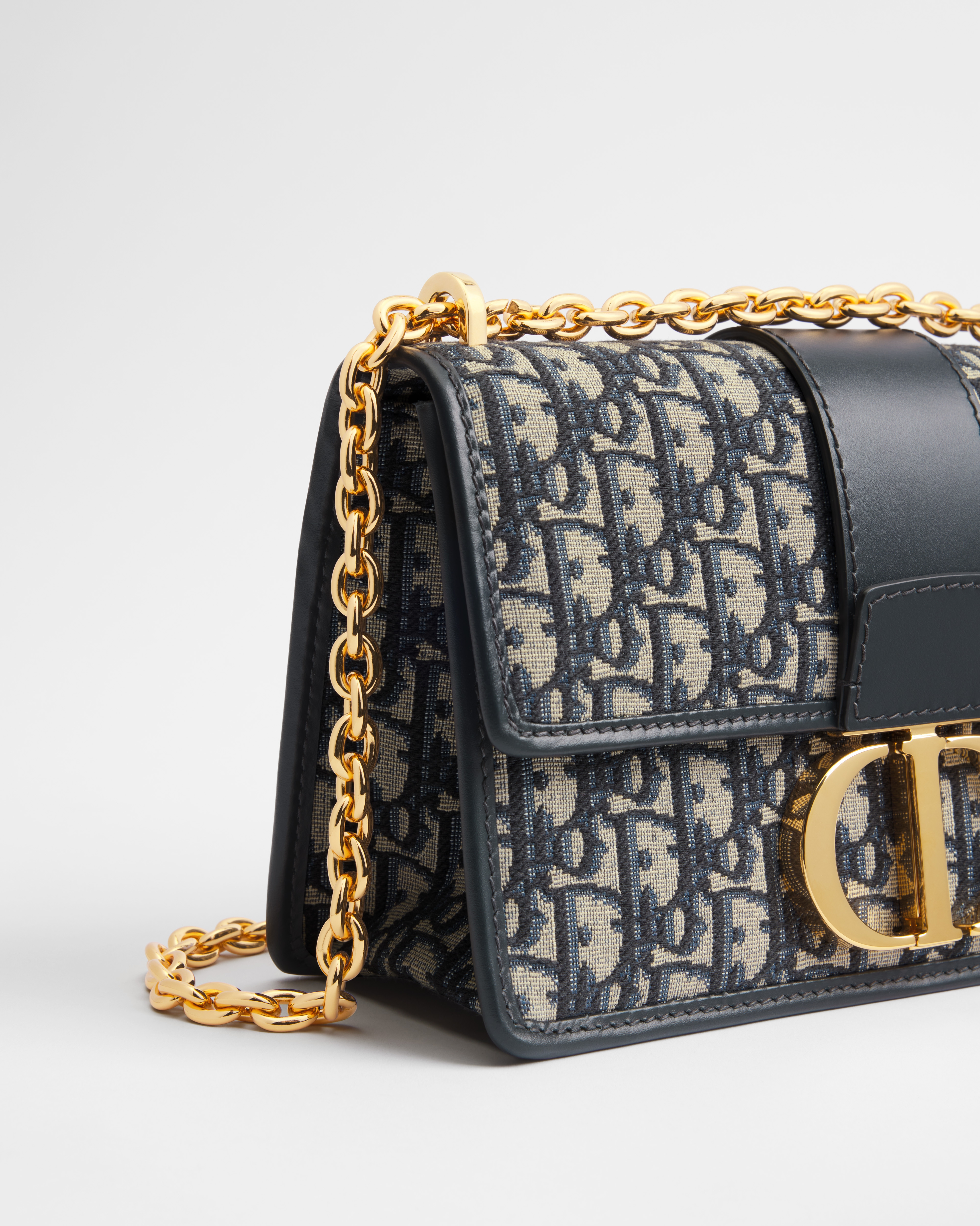 30 Montaigne Chain Bag Blue Dior Oblique Jacquard E09