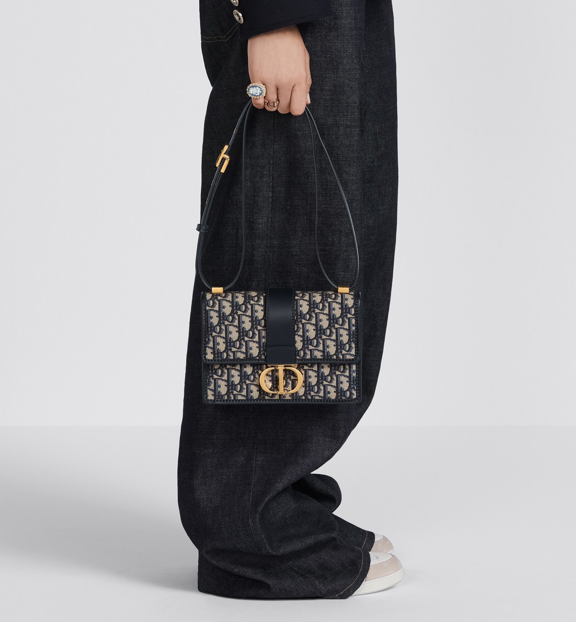 Dior montaigne 30 bag sale