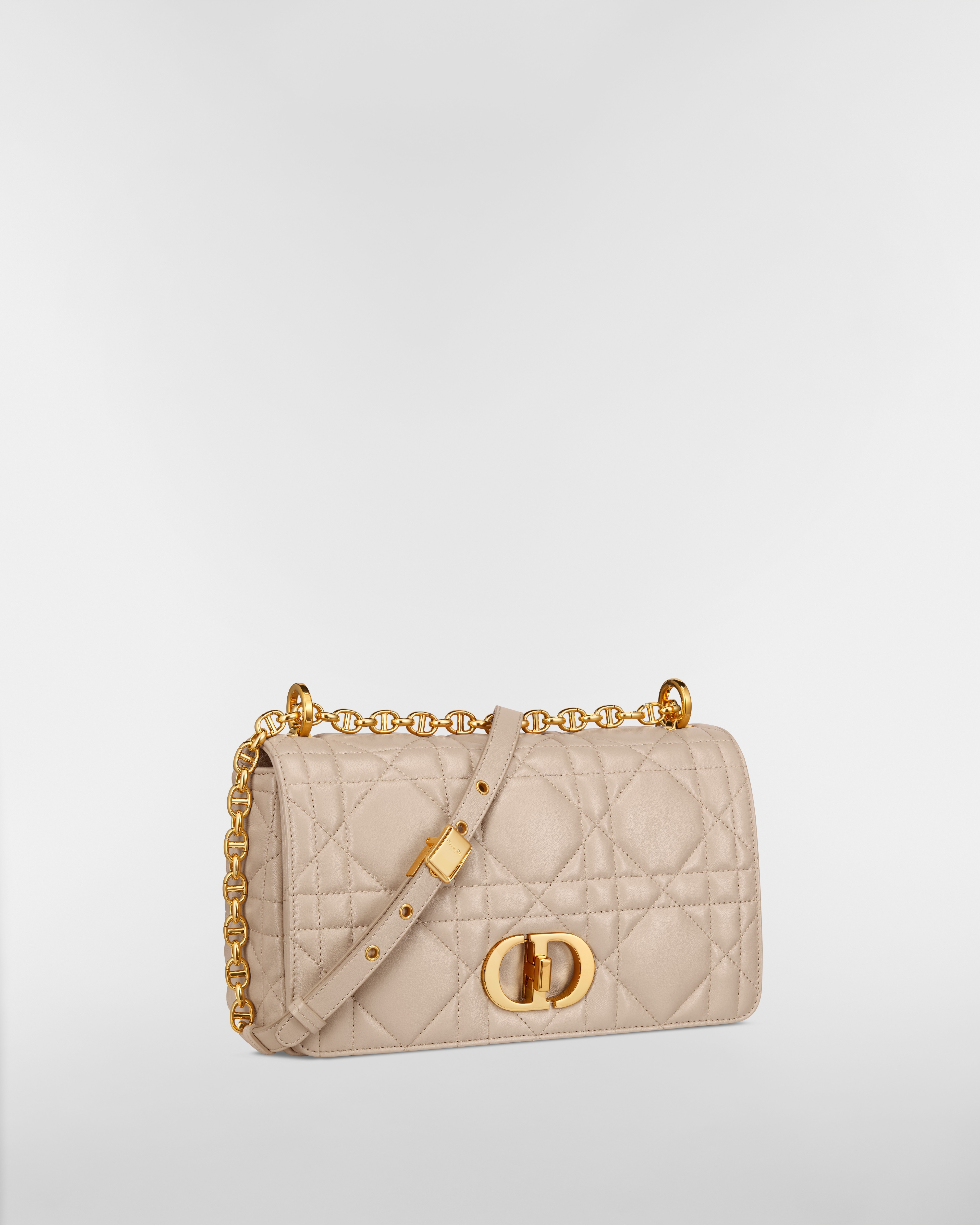 Mittelgroße Soft Dior Caro Tasche Macrocannage Lammleder in Puderbeige E03