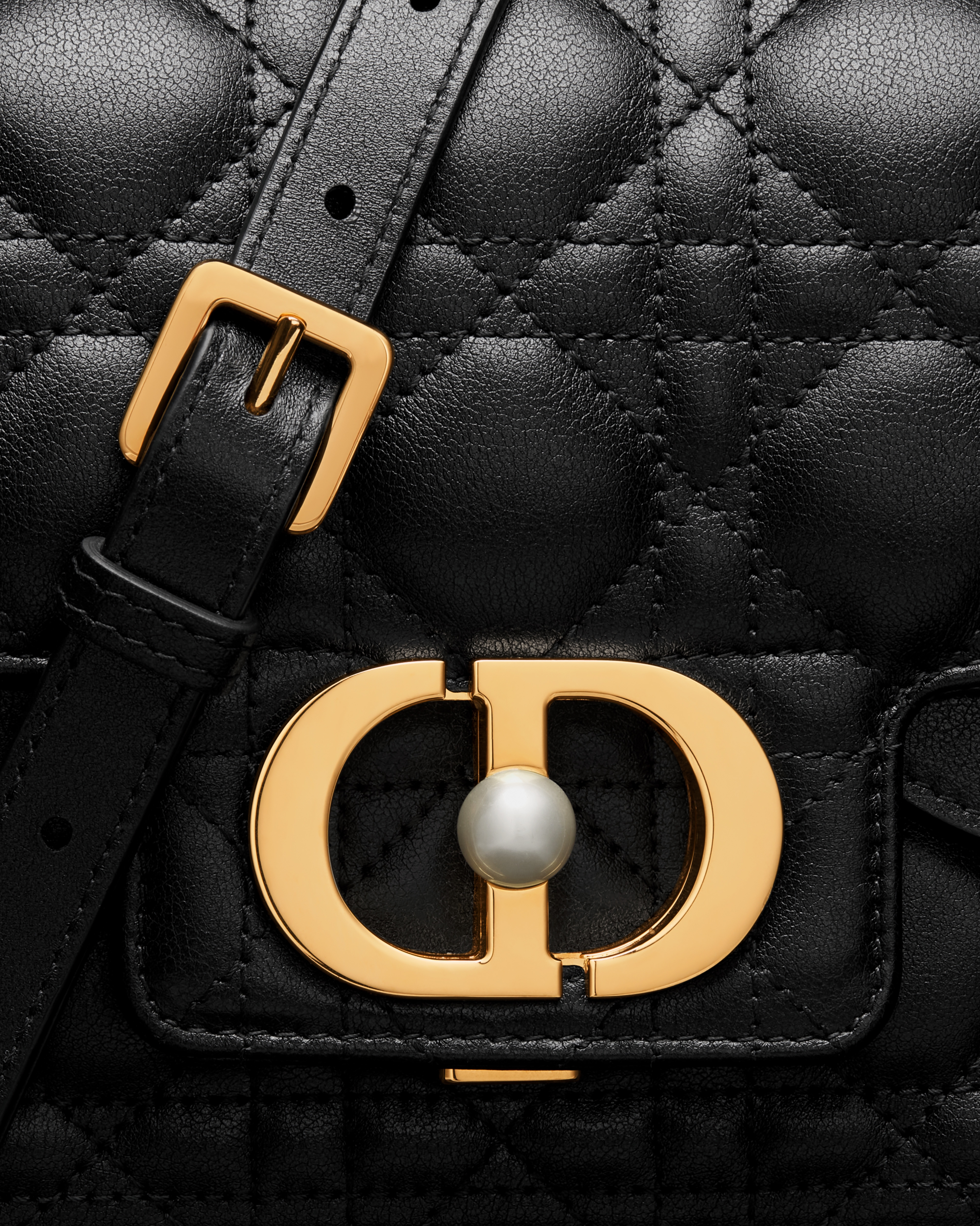 Bolsa Dior Jolie Top Handle pequena Couro de vitelo Cannage preto E09