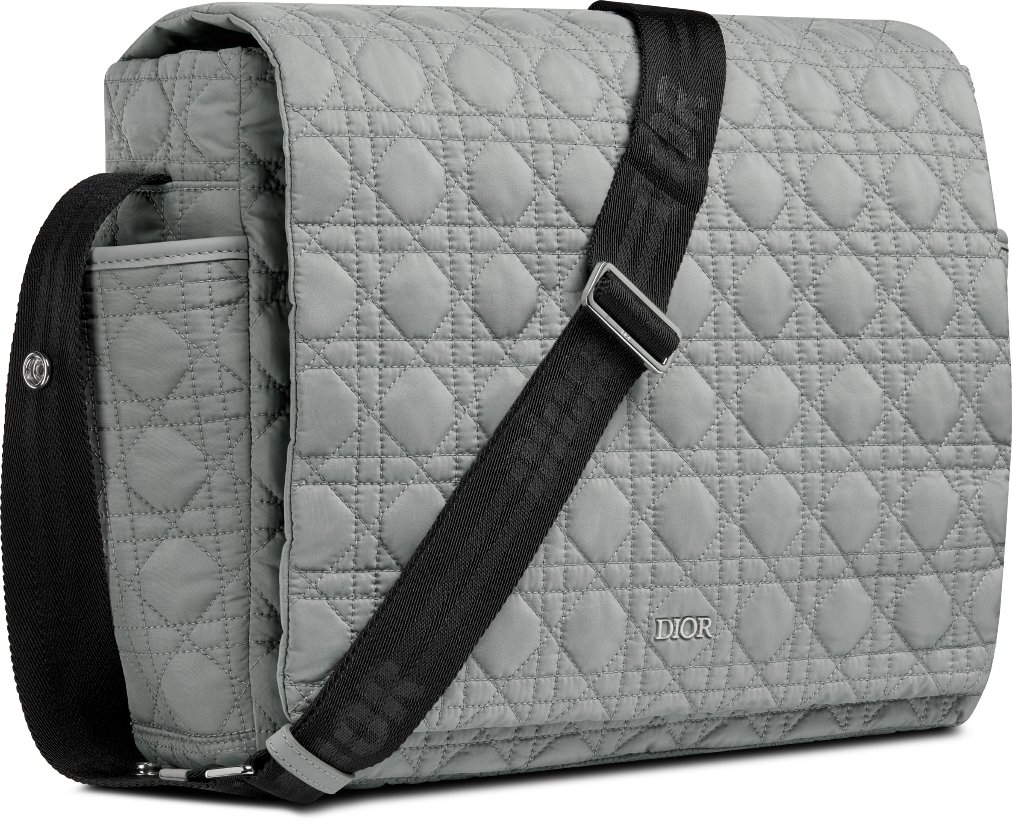 Changing Bag Three quarter closed view