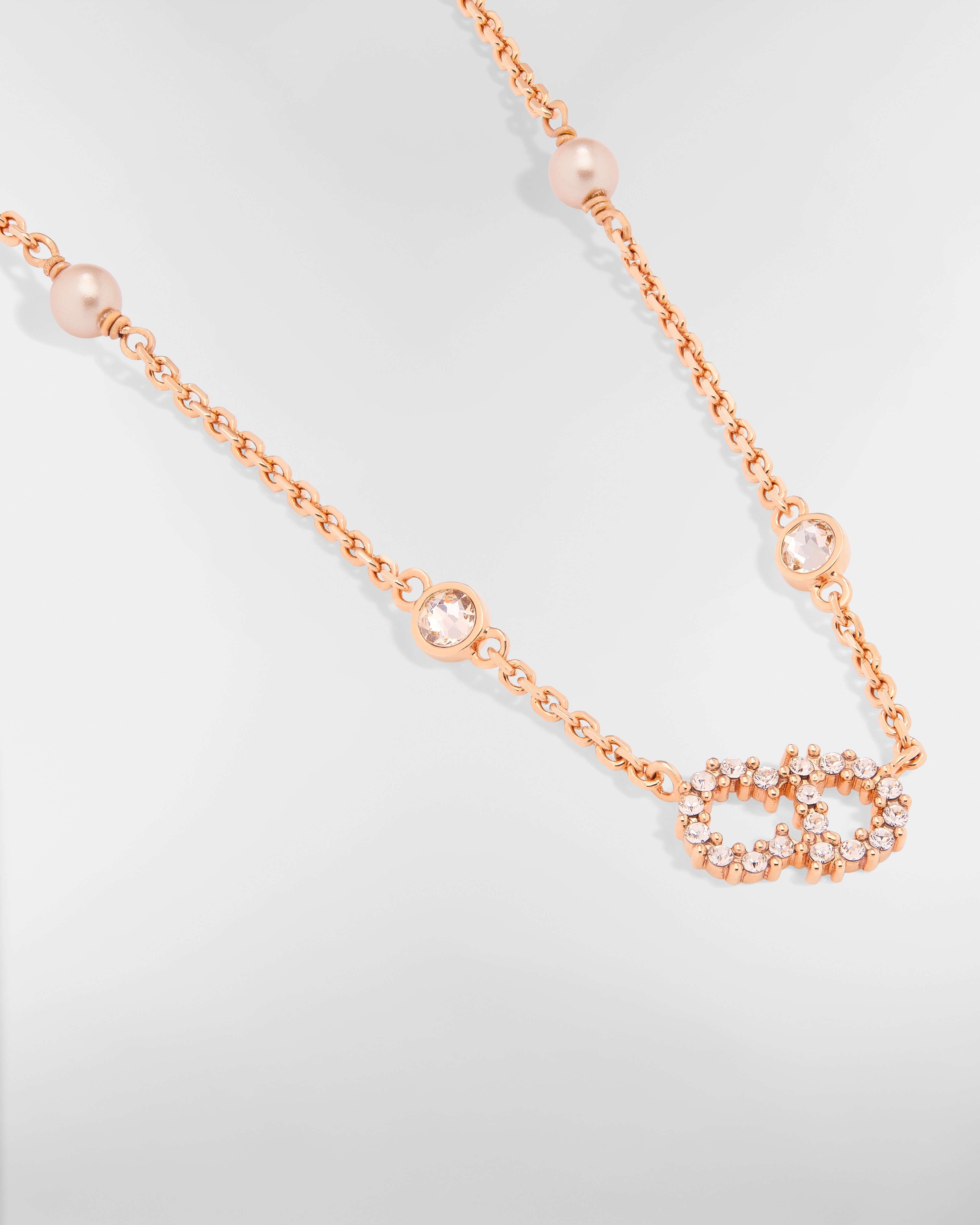 Clair D Lune Halskette Metall mit Roségold-Finish, Kunstharzperlen in Rosa und Kristalle in Silberfarbe E09