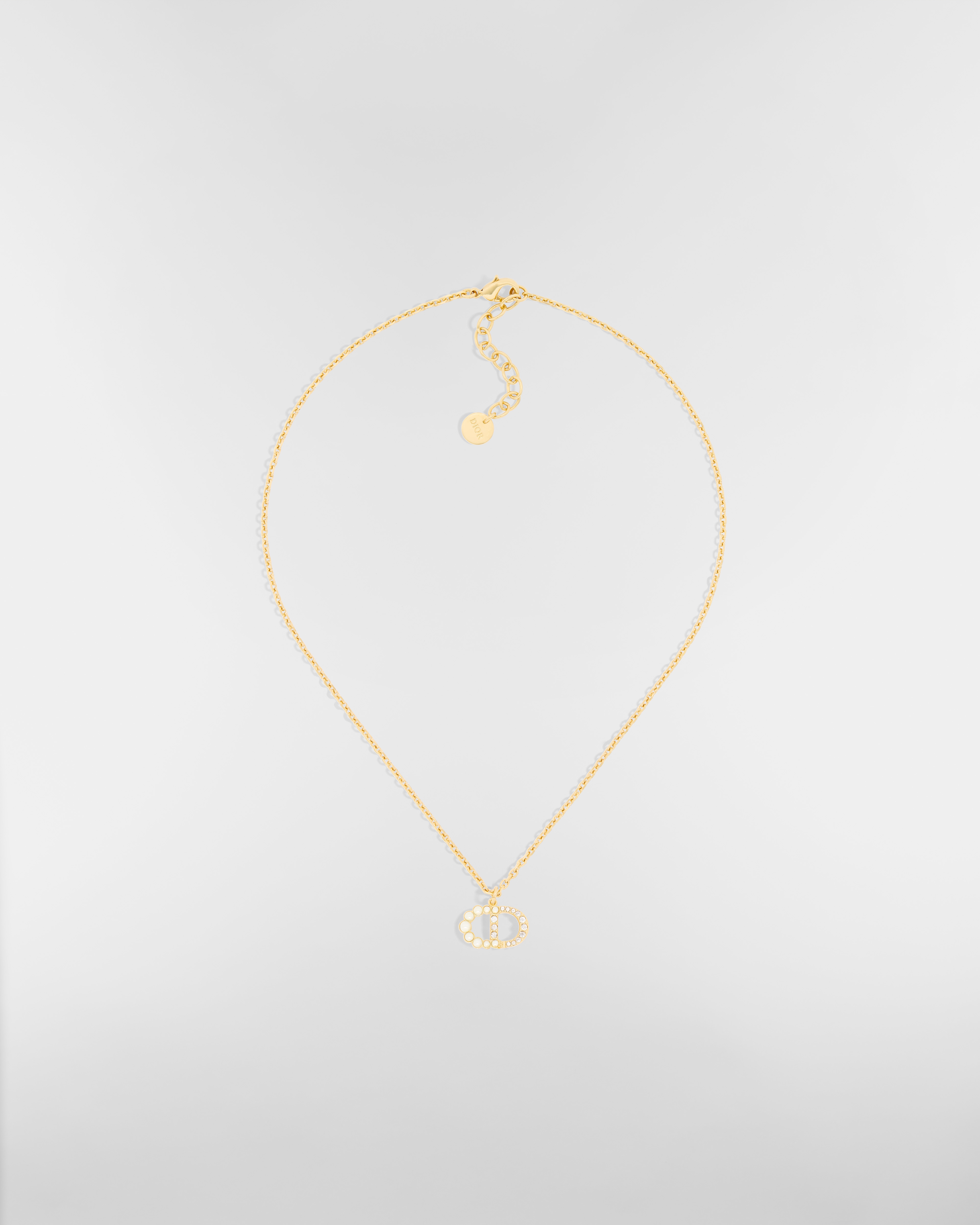 Collana Petit CD Duo Metallo con finitura color oro, perle in resina bianca e cristalli scintillanti E01