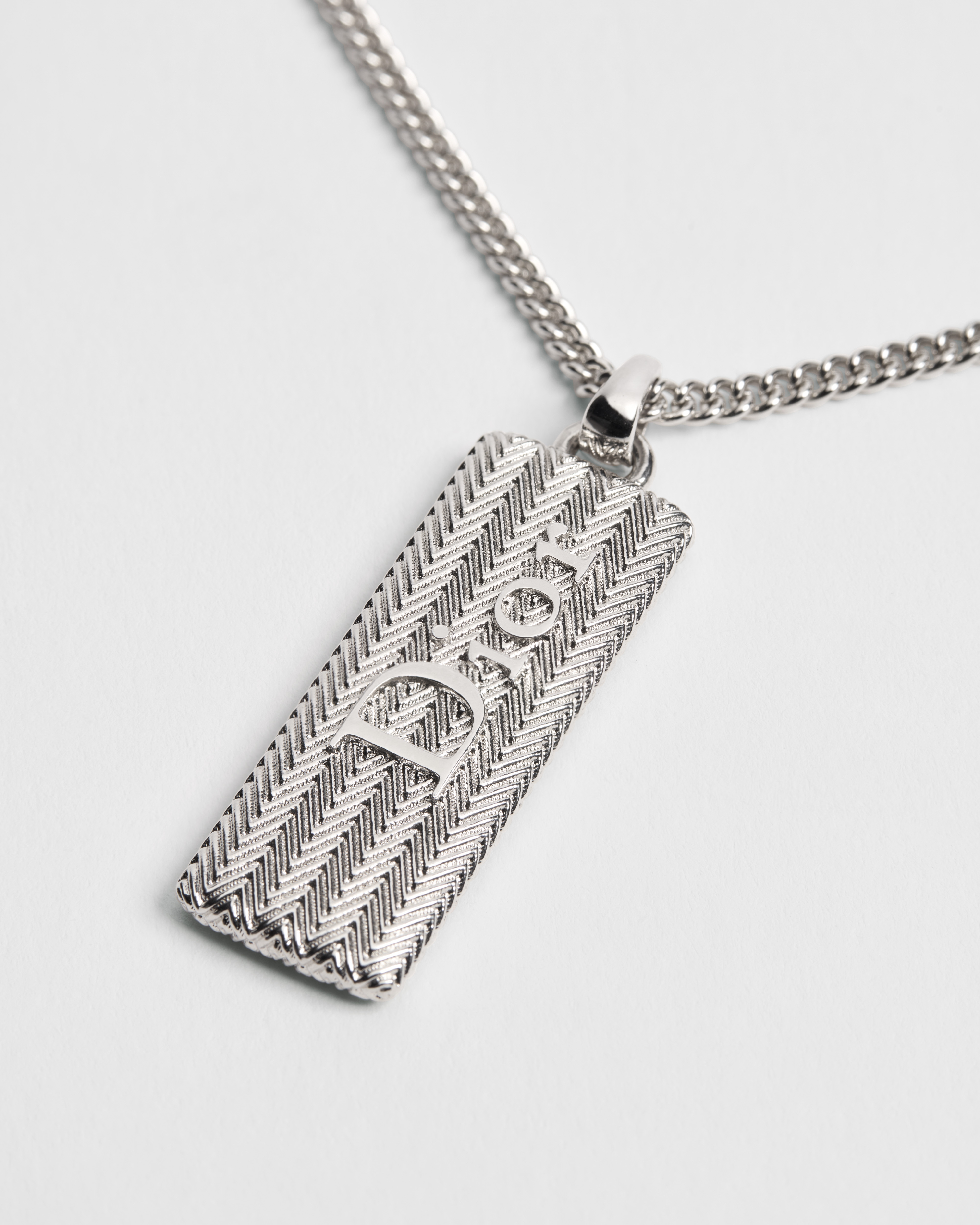 Dior Guilloché プレート ペンダント ネックレス 真鍮 E09