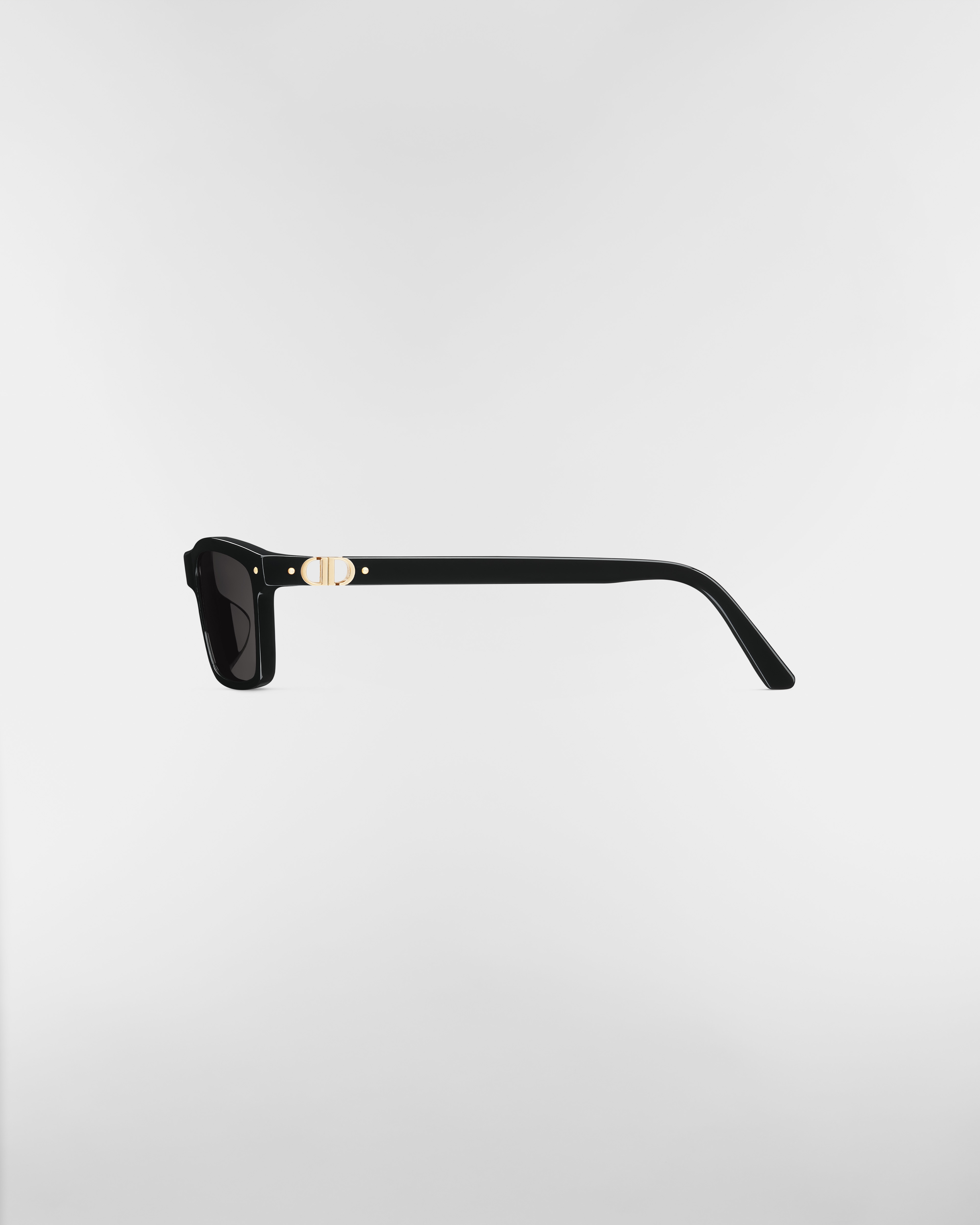 Petit CD S1I Black Rectangular Sunglasses with Dior Lucky Gold-Finish Metal Chain E02