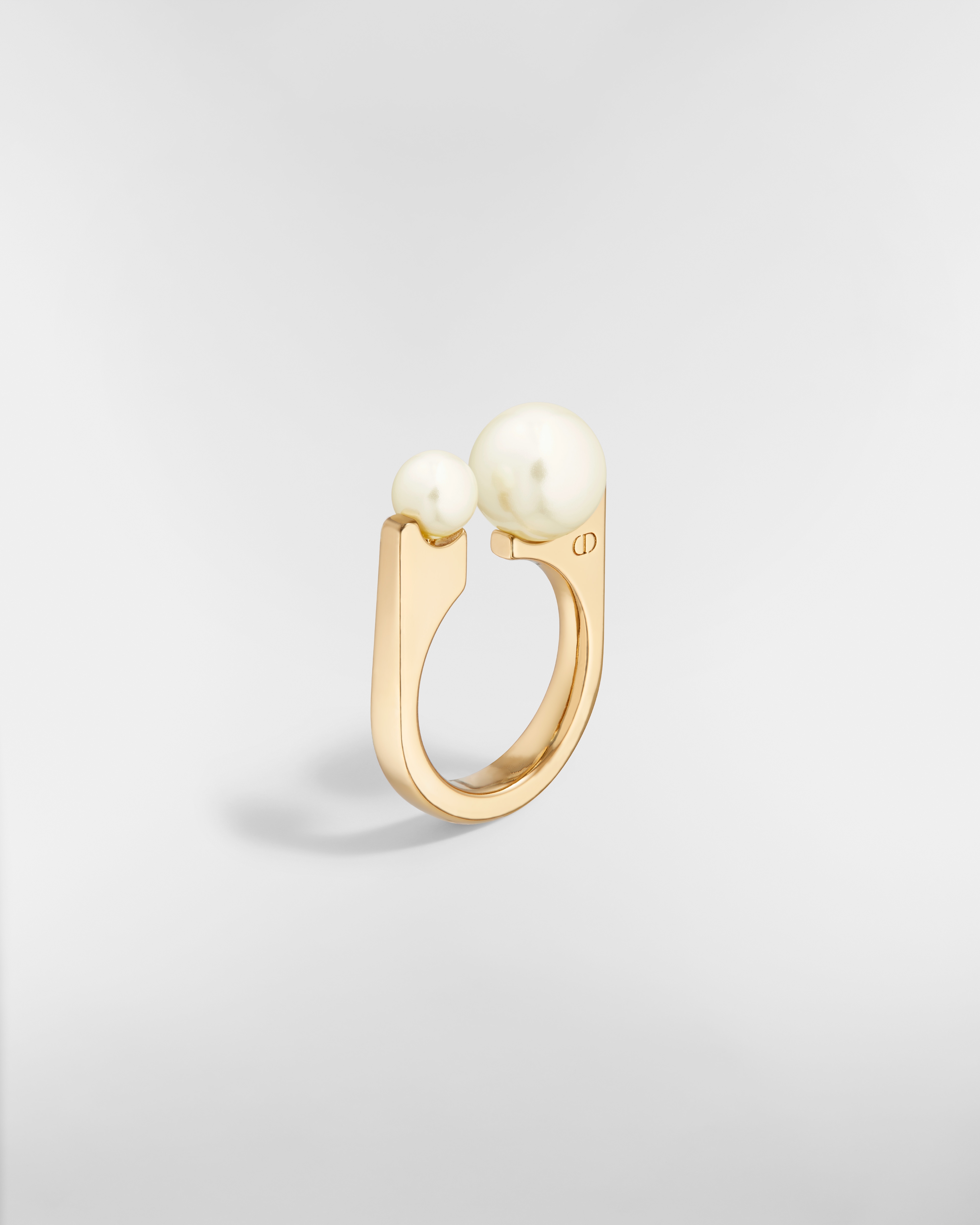 خاتم Dior Tribales New Look معدن ذهبي ولآلئ من الراتنج الأبيض E03