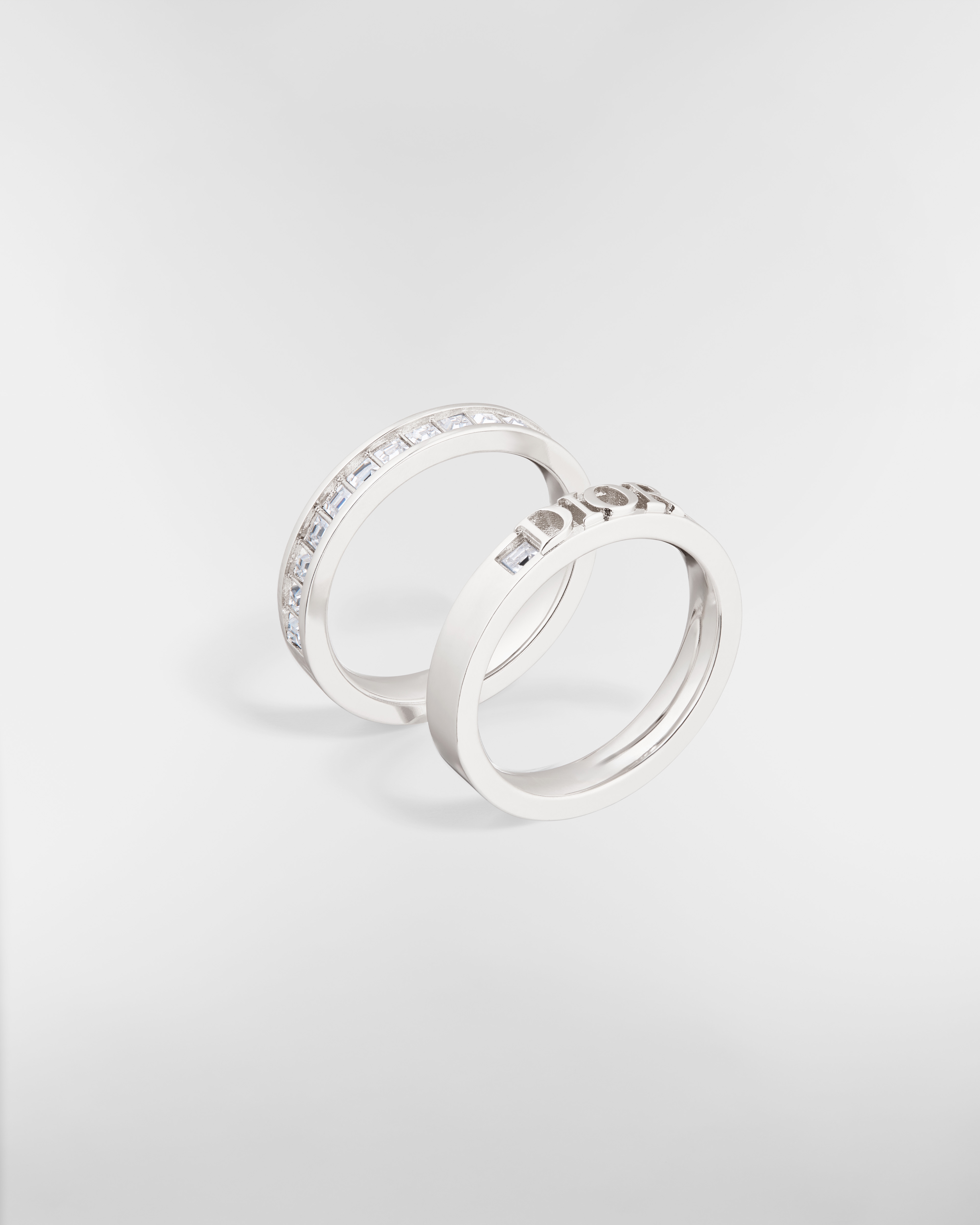 طقم خاتمَي Dio(r)evolution معدن فضّي وحبّات كريستال متلألئة E03