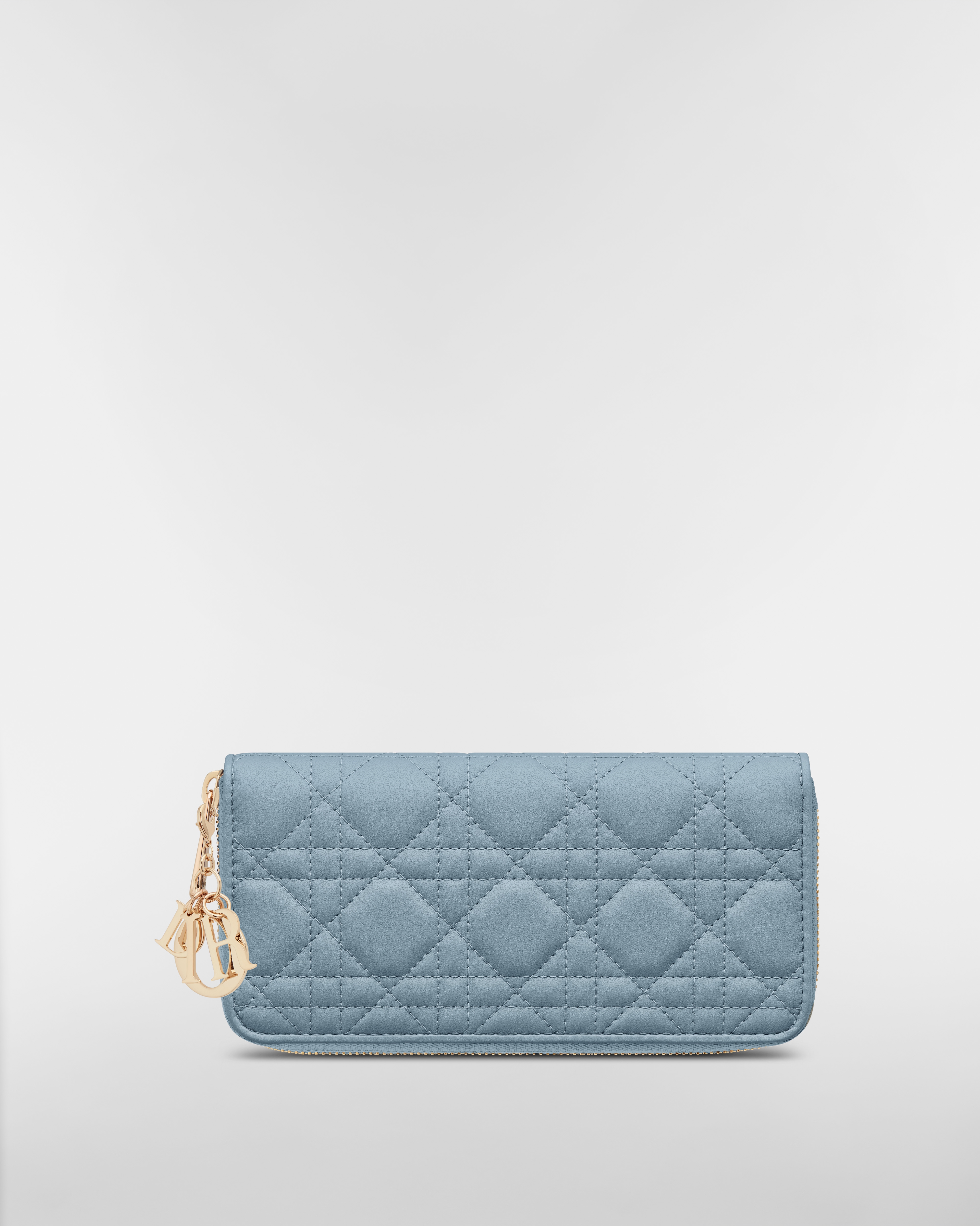 【日本限定】Lady Dior Voyageur ウォレット カナージュ ラムスキン E01