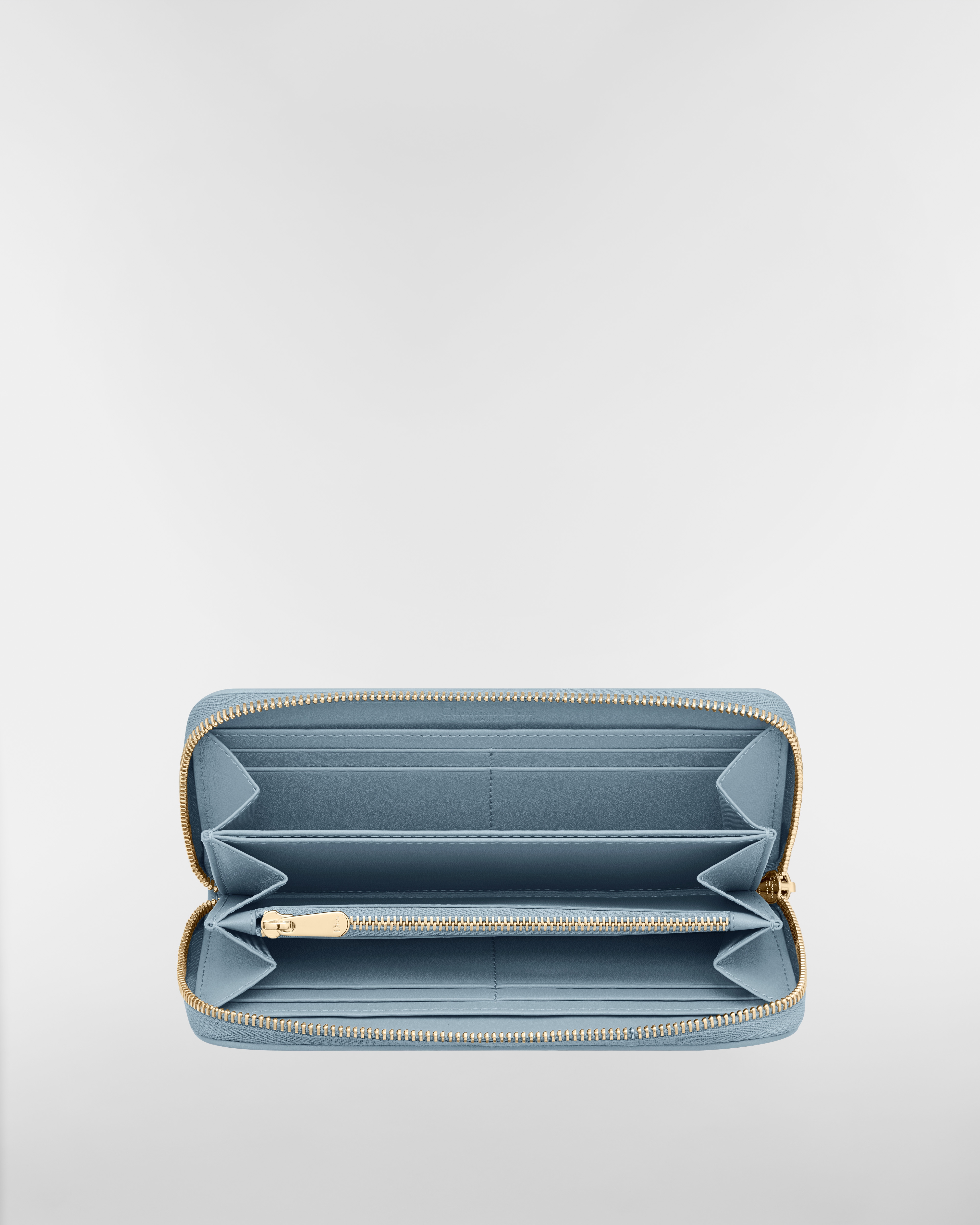 Lady Dior Voyageur 지갑 클라우드 블루 까나쥬 양가죽 E10