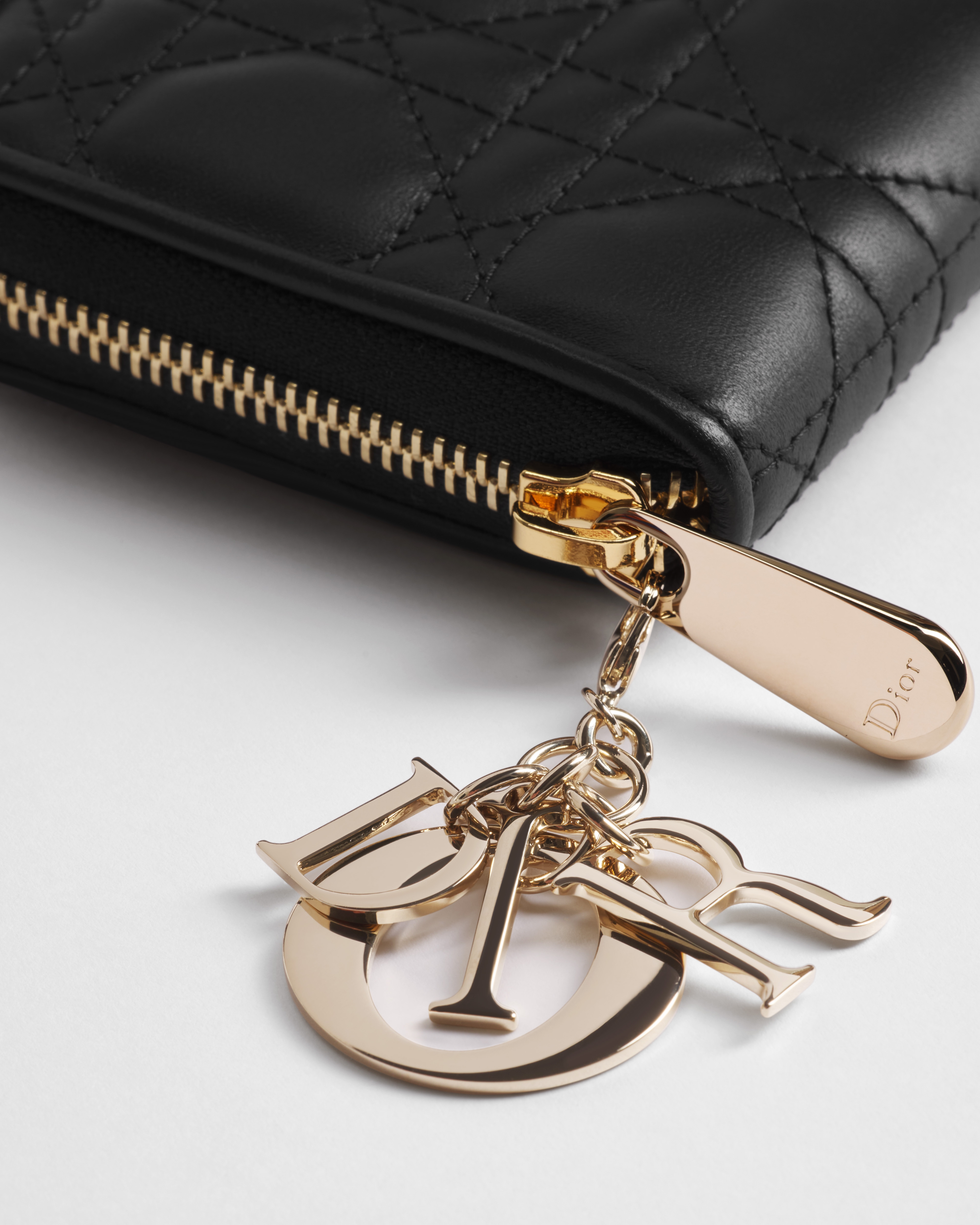 Portefeuille Voyageur Lady Dior Cuir d'agneau Cannage noir E09