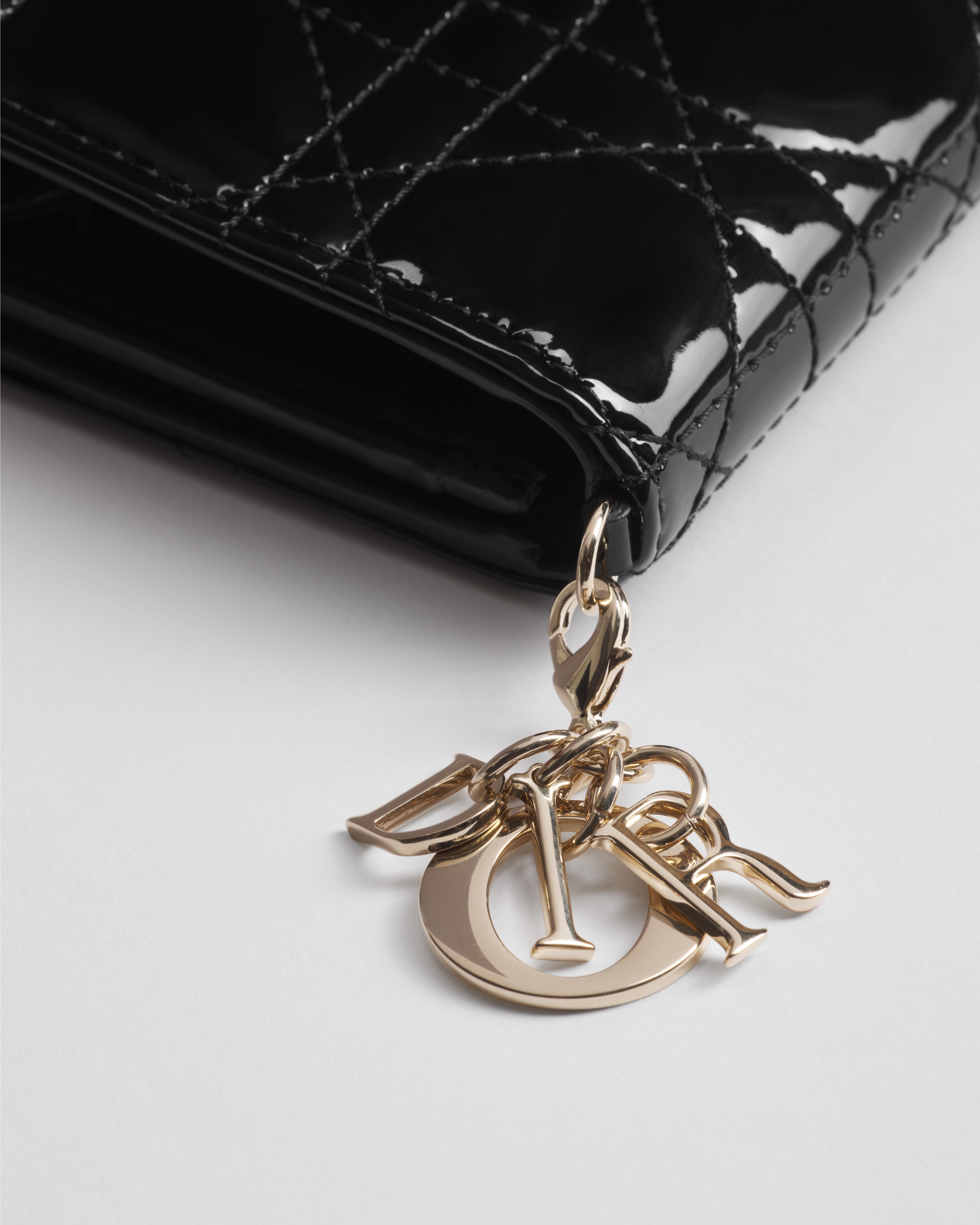 Lady Dior Bloom Card Holder Black Patent Cannage Calfskin E10