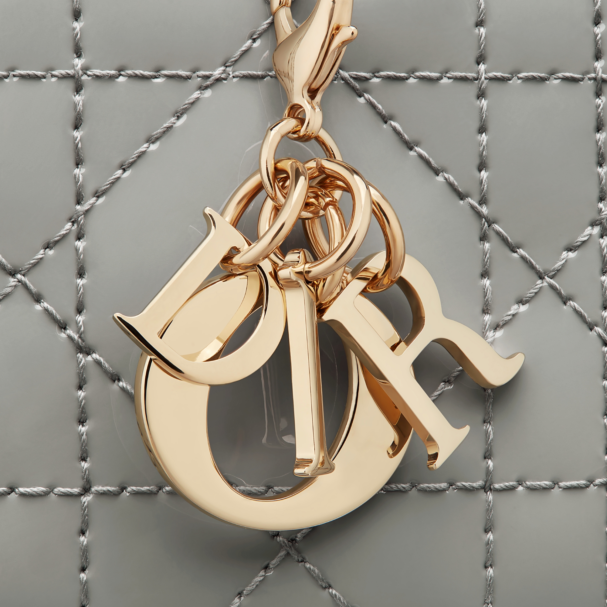 Lady Dior Jasmine 卡夾 石灰色漆面 Cannage 籐格紋小牛皮 E09