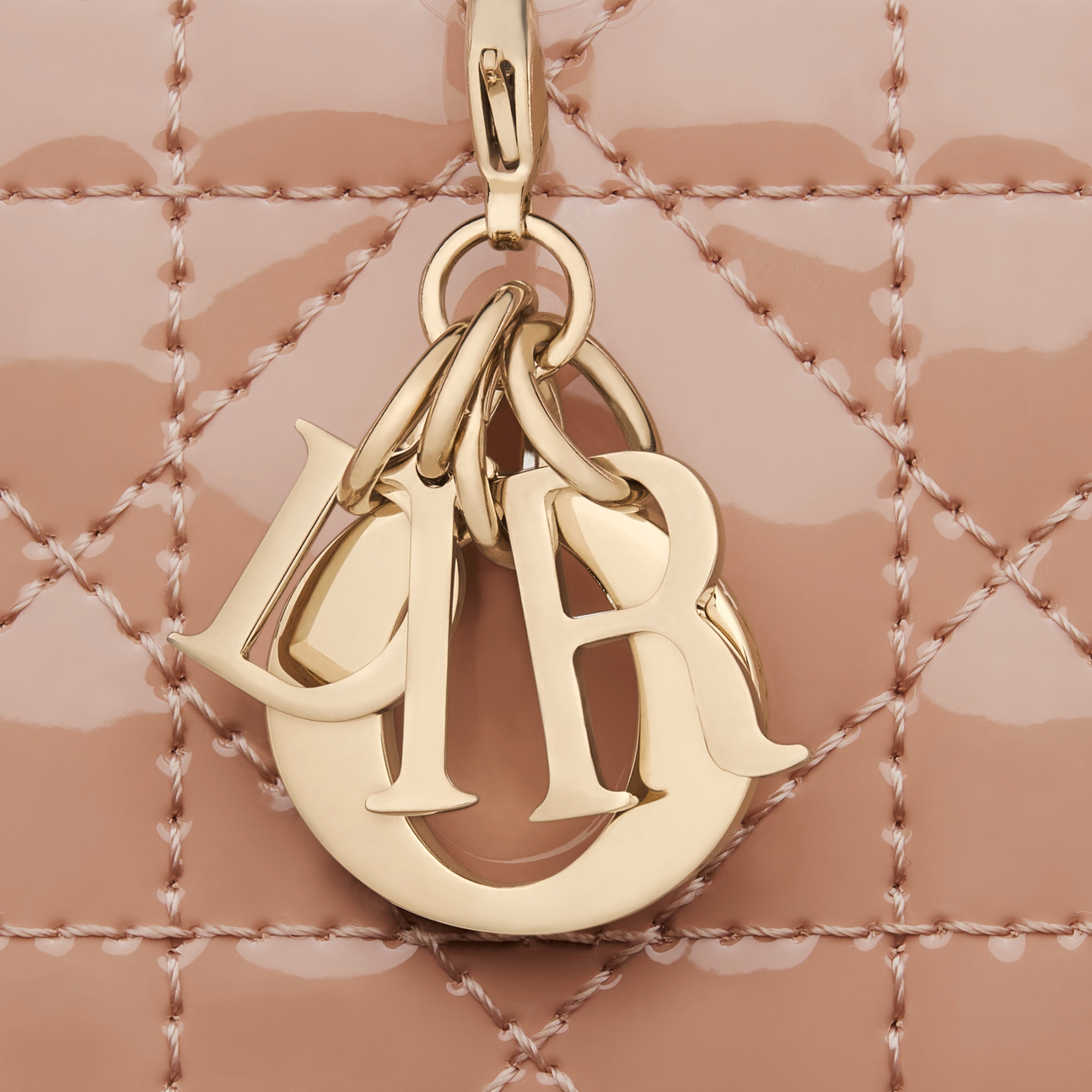 Porta-cartões Lady Dior Jasmine Couro de vitelo Cannage rosa-Rose des Vents envernizado E09