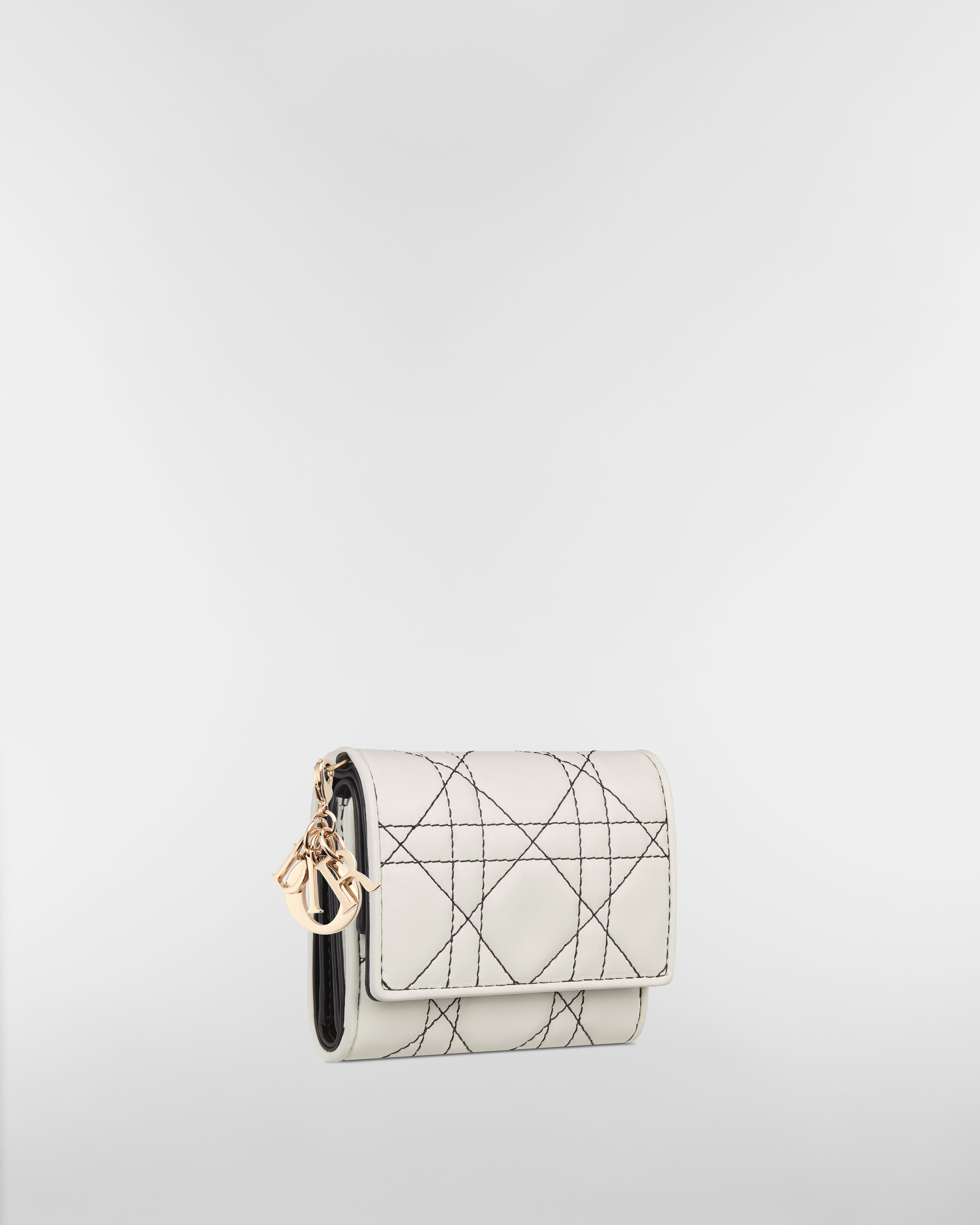 【日本限定】Lady Dior Lotus ウォレット カナージュ ラムスキン E03