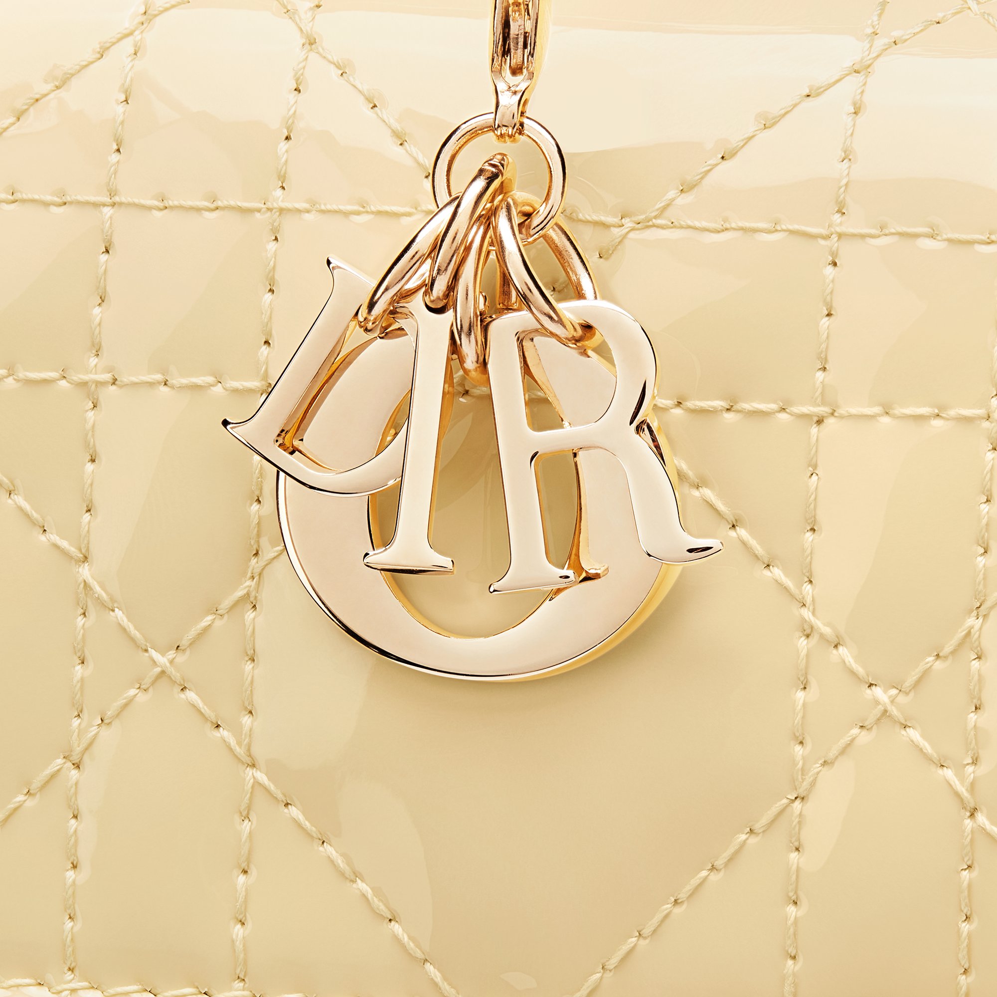 DIOR | 【日本限定】Lady Dior Lotus ウォレット カナージュ パテントカーフスキン