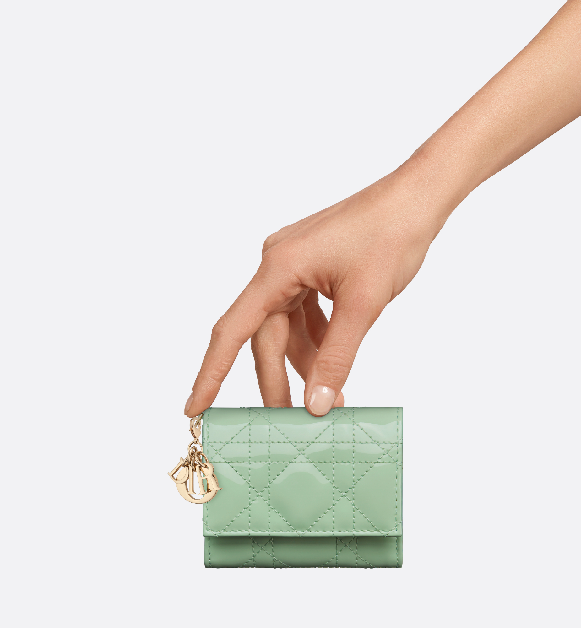 DIOR | Lady Dior ロータスウォレット カナージュ パテント DIOR | Lady Dior ロータスウォレット カナージュ パテント
