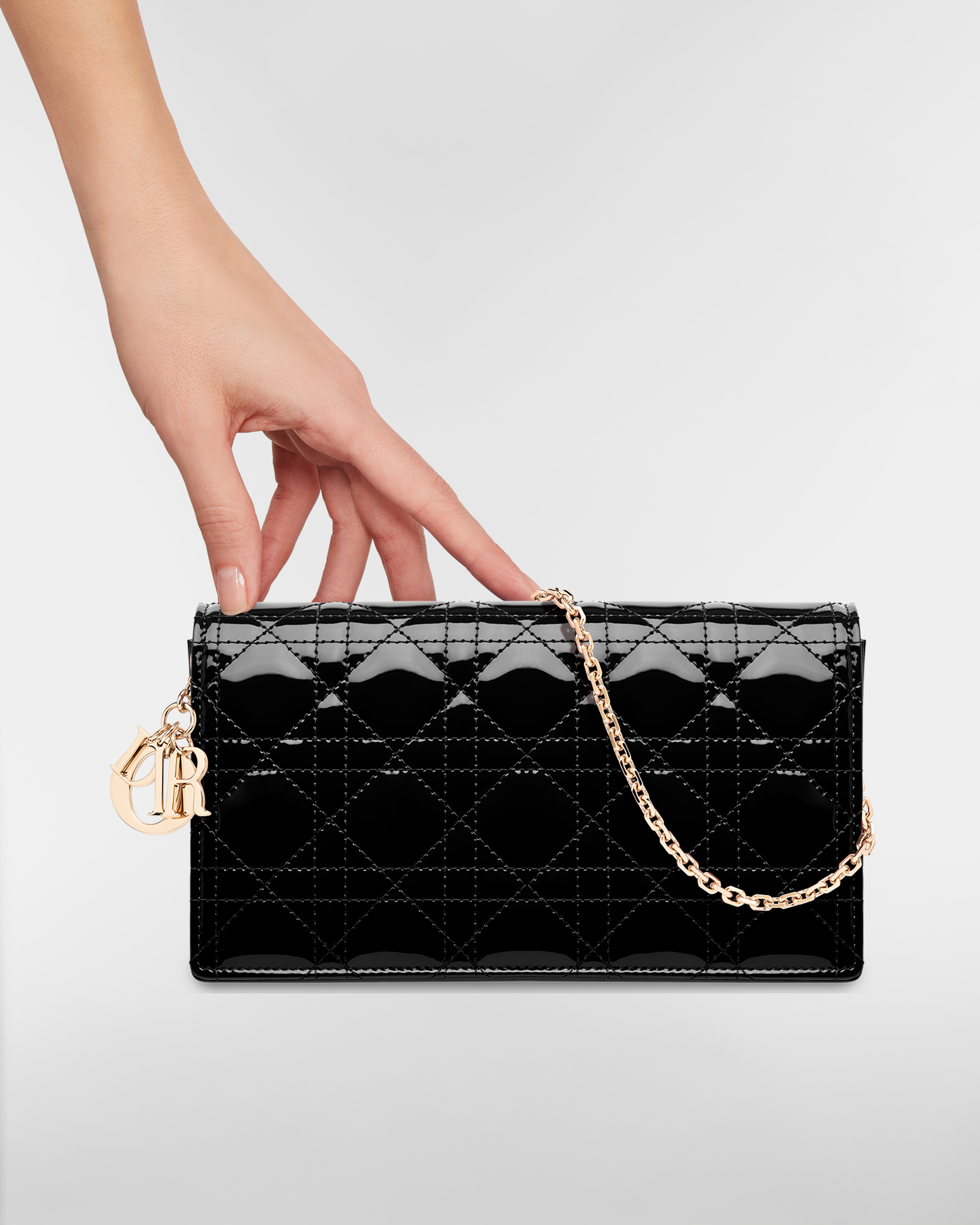 Lady Dior 파우치 블랙 페이턴트 까나쥬 송아지 가죽 E11