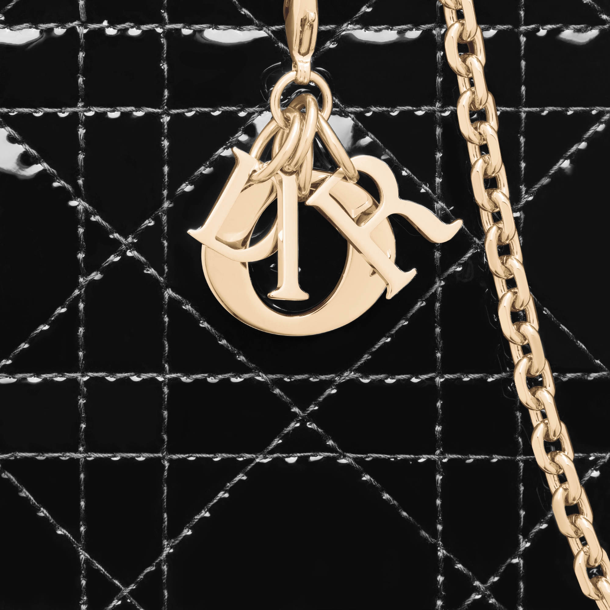 Étui pour téléphone Call'in Dior Lady Dior Cuir de veau Cannage verni noir E09