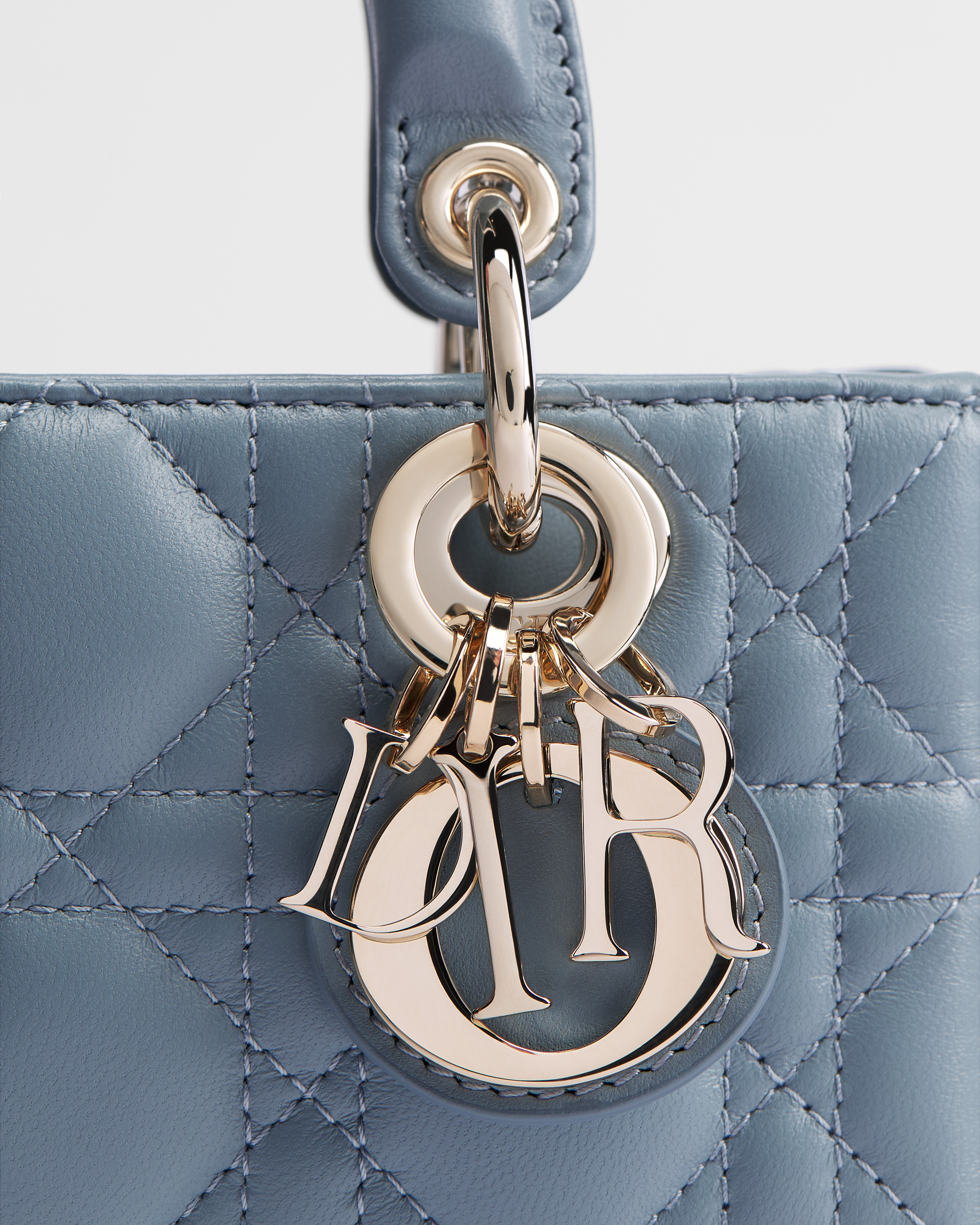 Micro sac Lady D-Joy Cuir d'agneau Cannage couleur cloud blue E09