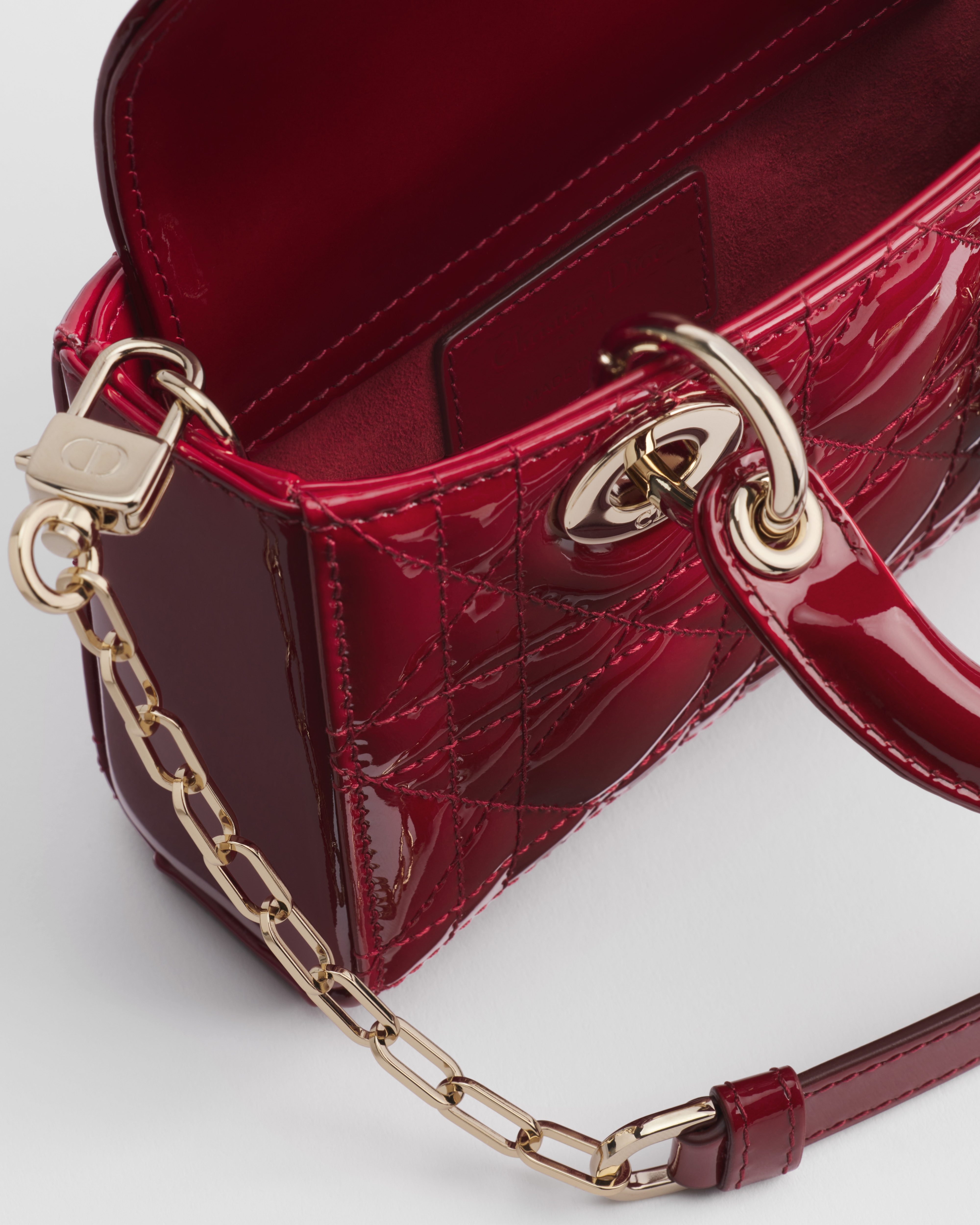 Micro sac Lady D-Joy Cuir de veau Cannage verni rouge cerise E06
