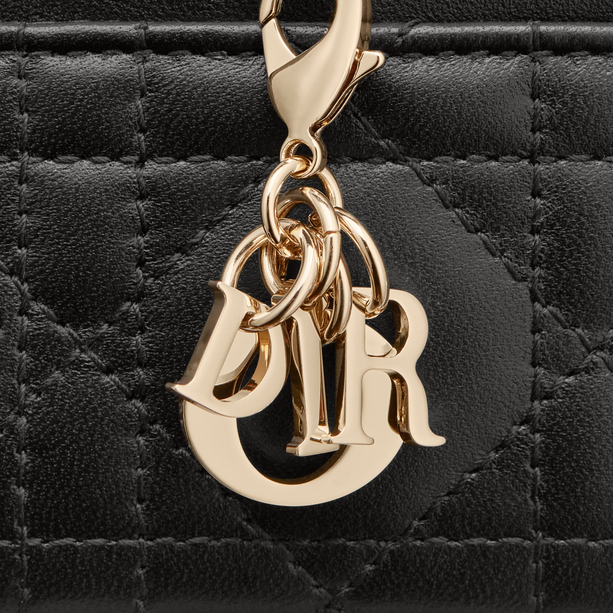 Porta-cartões Lady Dior Freesia Pele de cordeiro Cannage preta E09