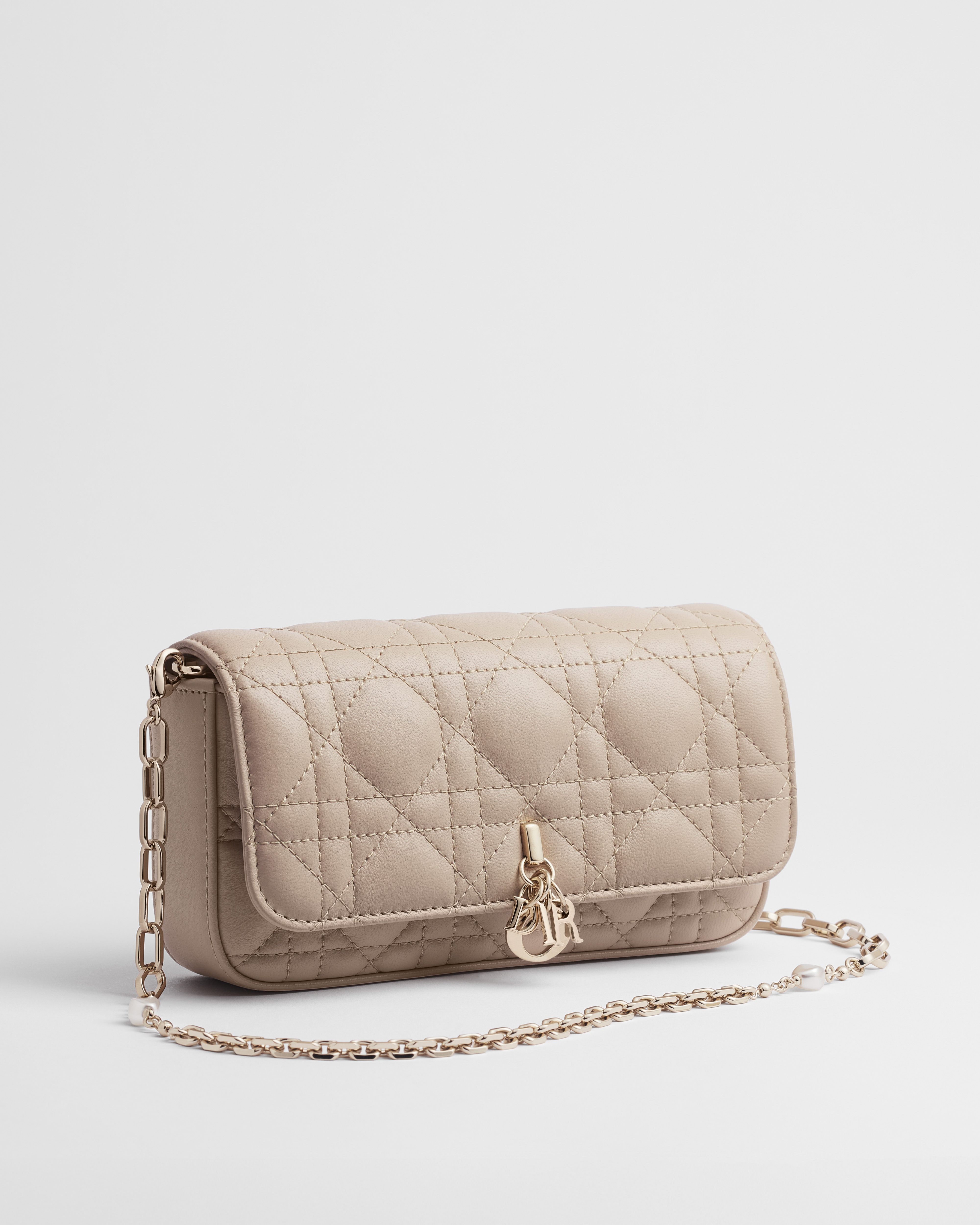 My Dior – Dior Talk Smartphone Pouch Cannage Lammleder in Puderbeige E03