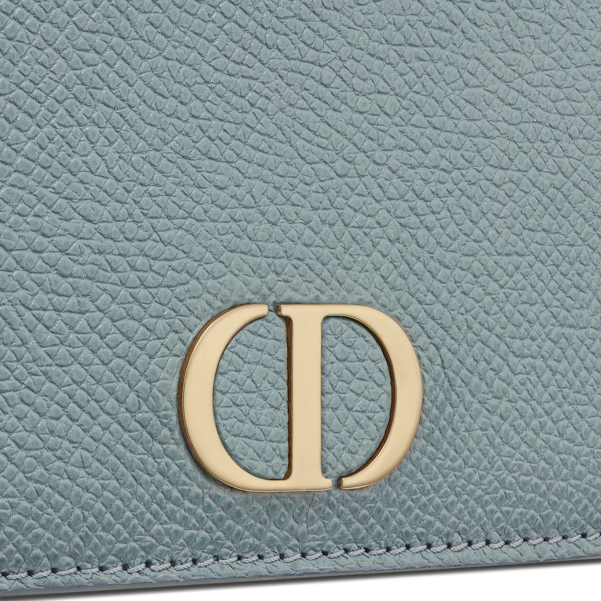 30 Montaigne Card Holder Cloud Blue Grained Calfskin E09