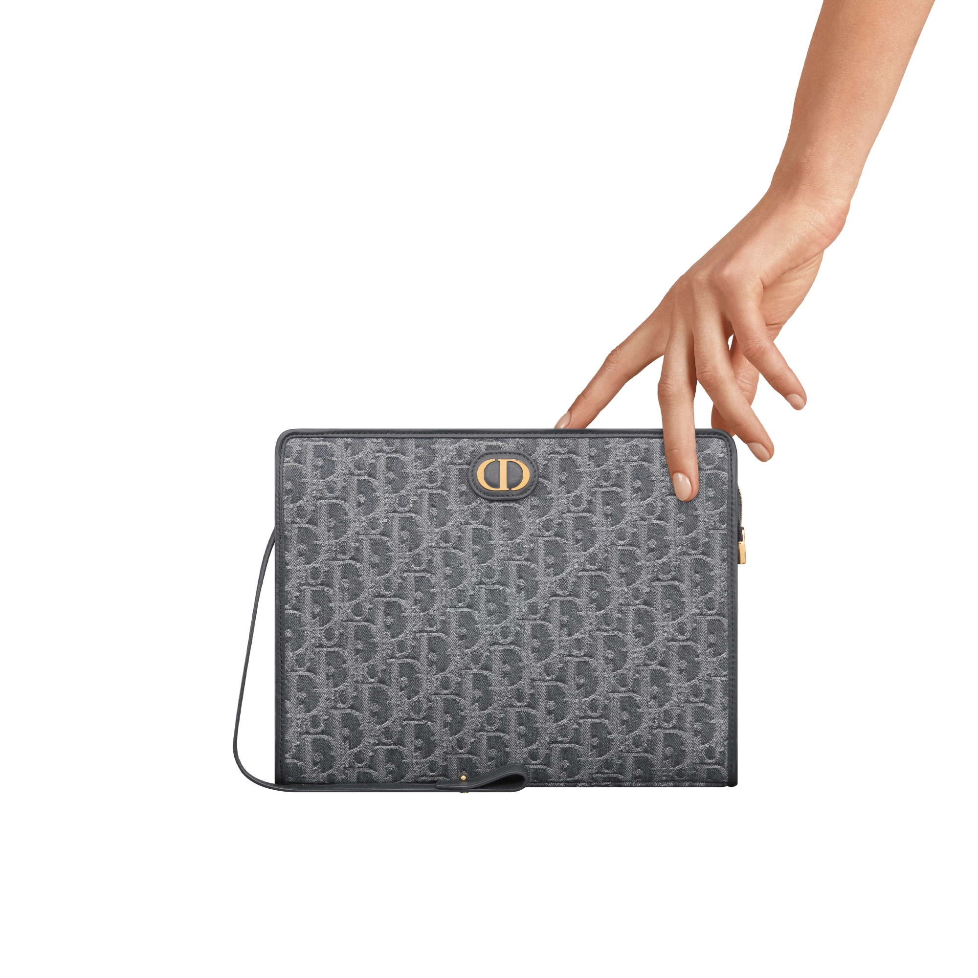 30 Montaigne Dea Pouch