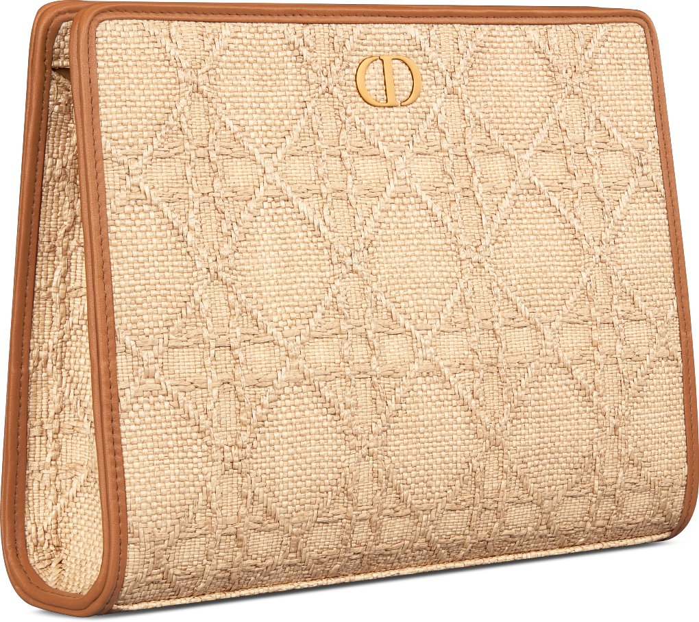 30 Montaigne Dea Pouch Three quarter closed view
