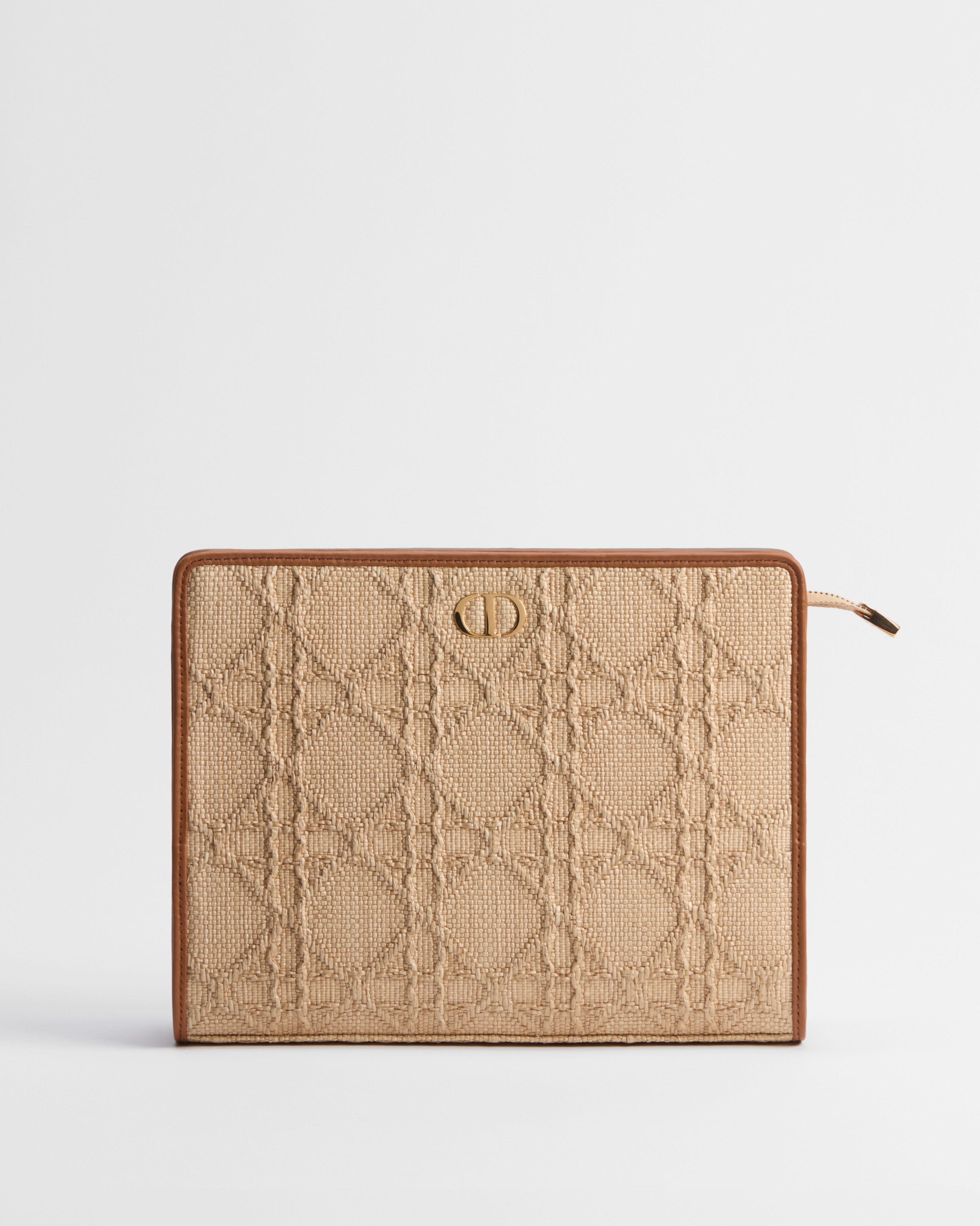 30 Montaigne Dea Pouch