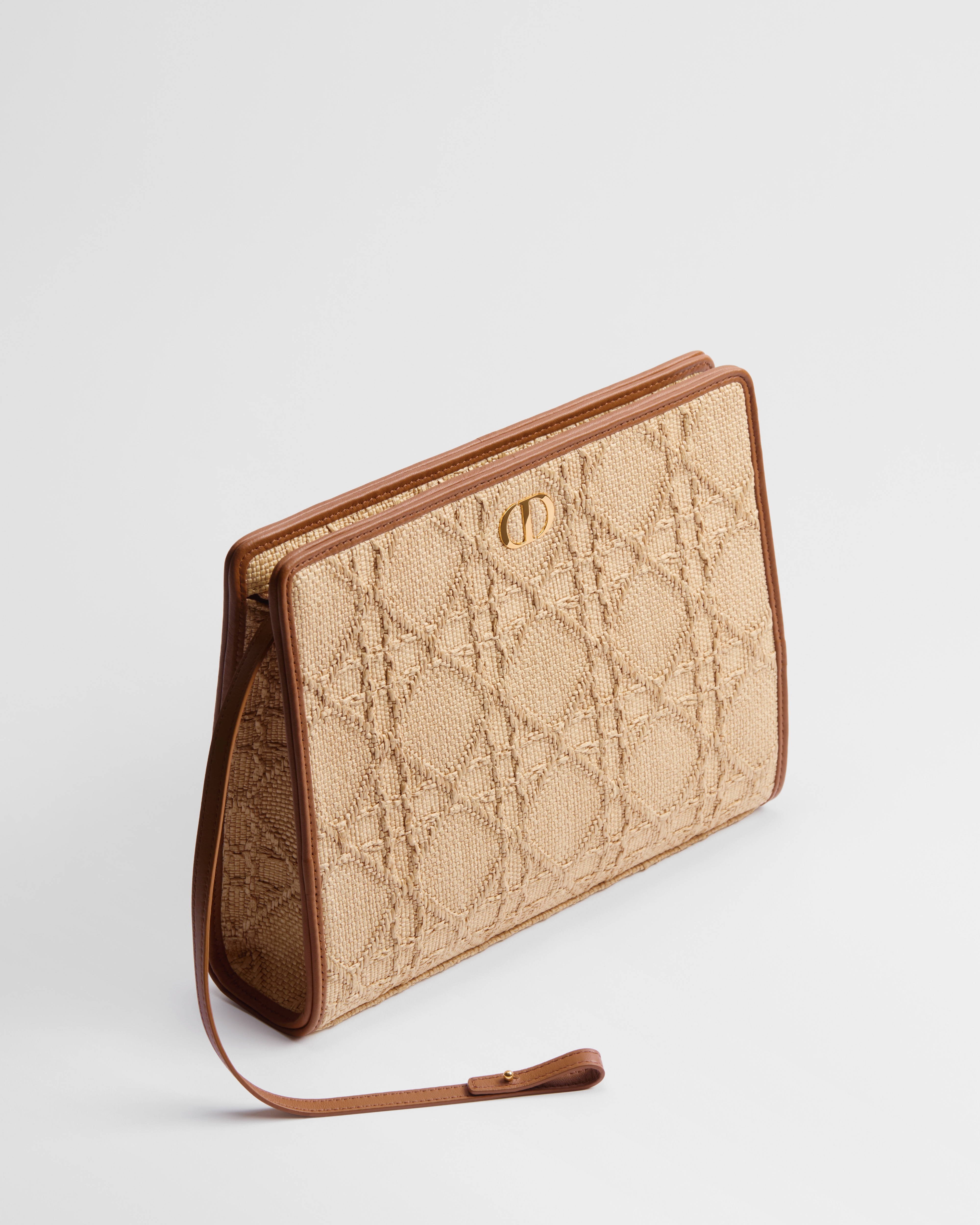 30 Montaigne Dea Pouch Natural Cannage Raffia E03