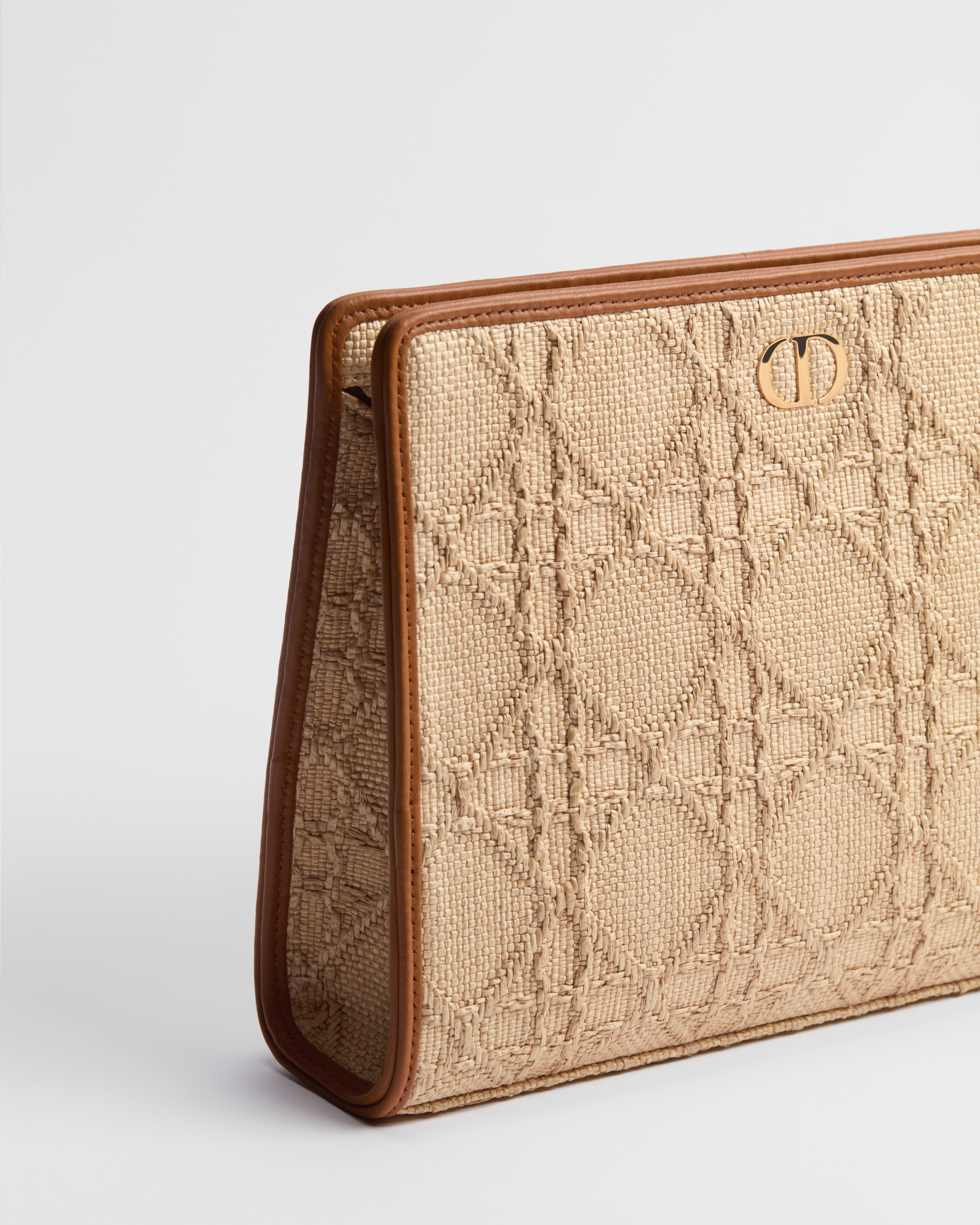 30 Montaigne Dea Pouch Natural Cannage Raffia E09