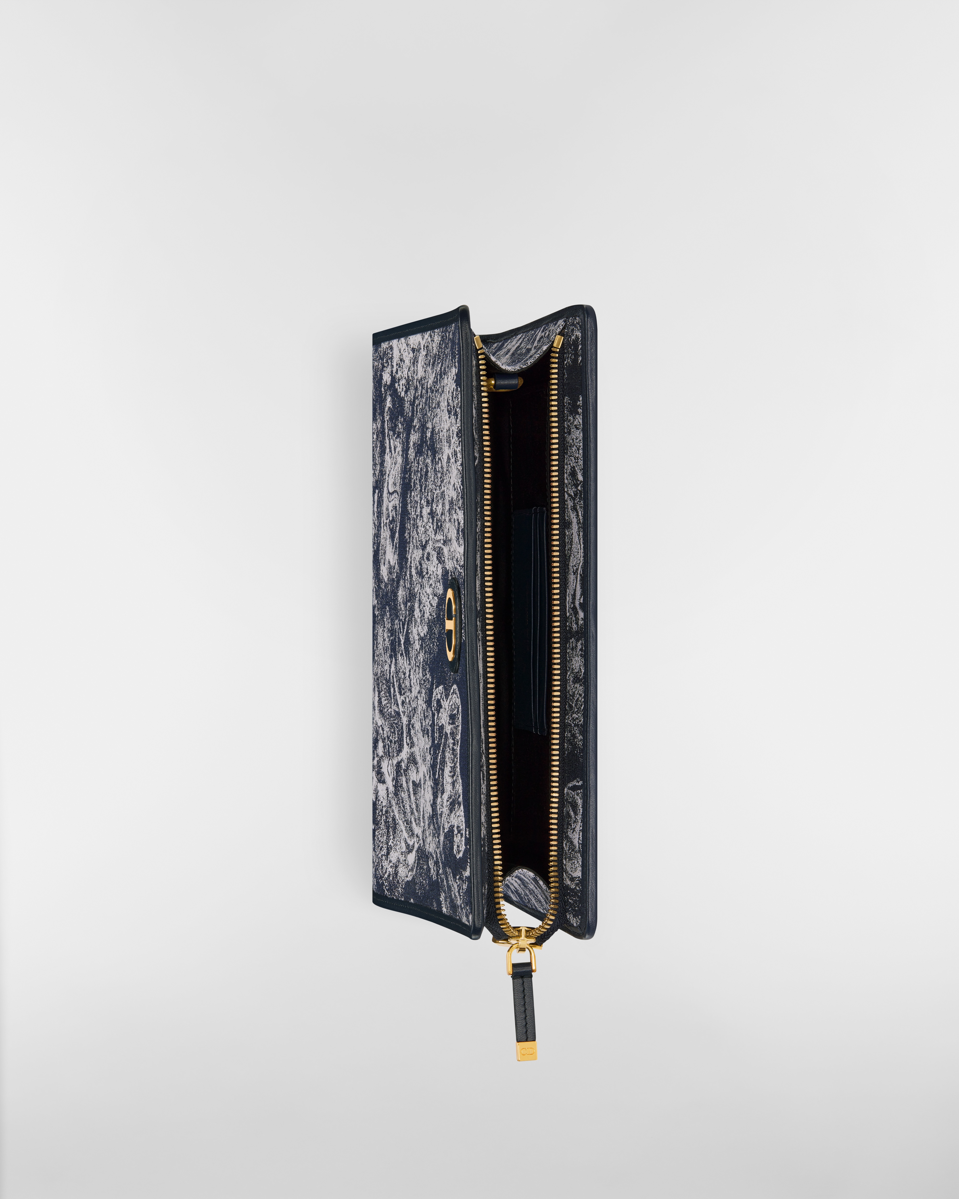 30 Montaigne Dea Pouch Blue Toile de Jouy Reverse Jacquard E06