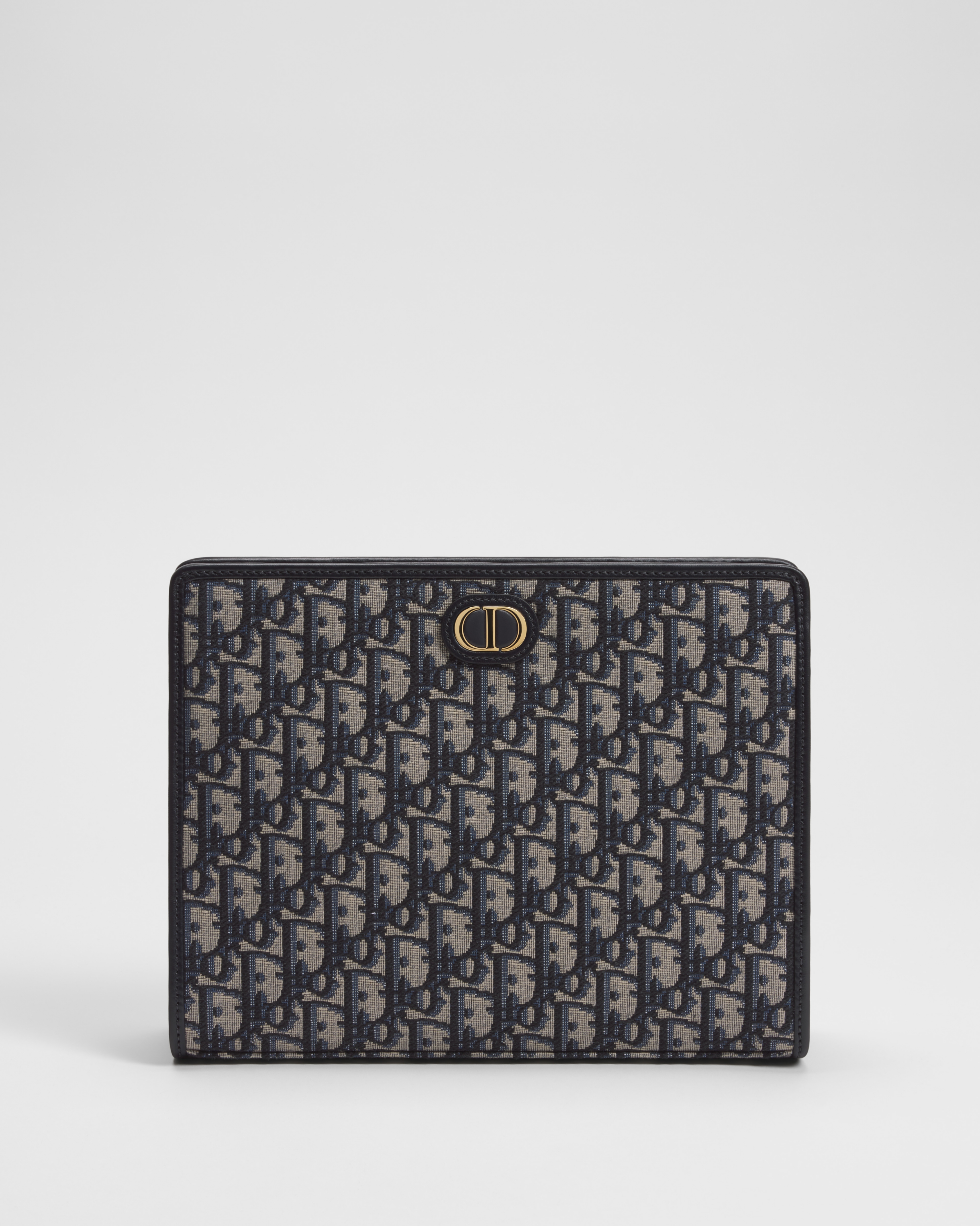 30 Montaigne Dea Pouch