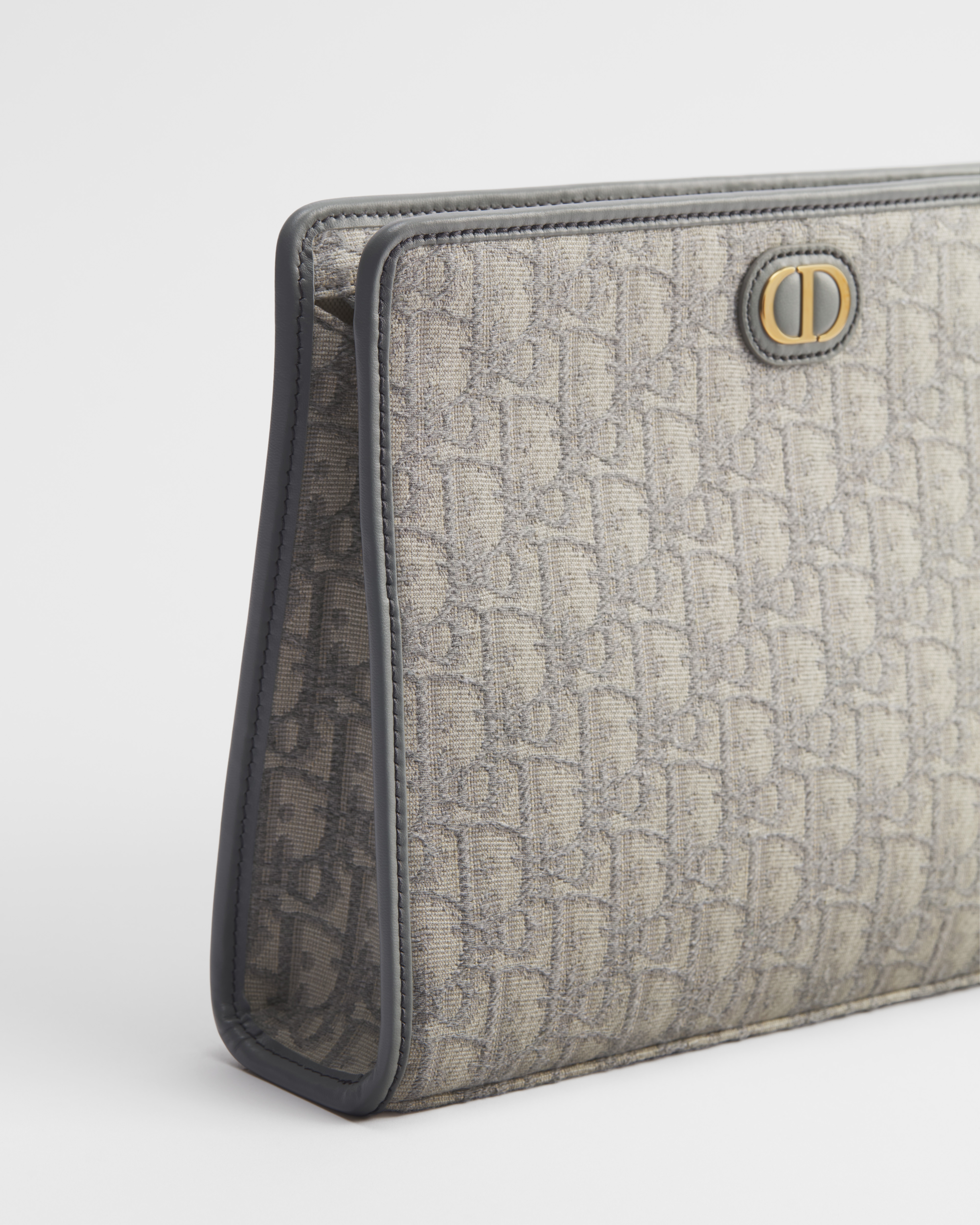 30 Montaigne Dea Pouch Gray Dior Oblique Jacquard E09