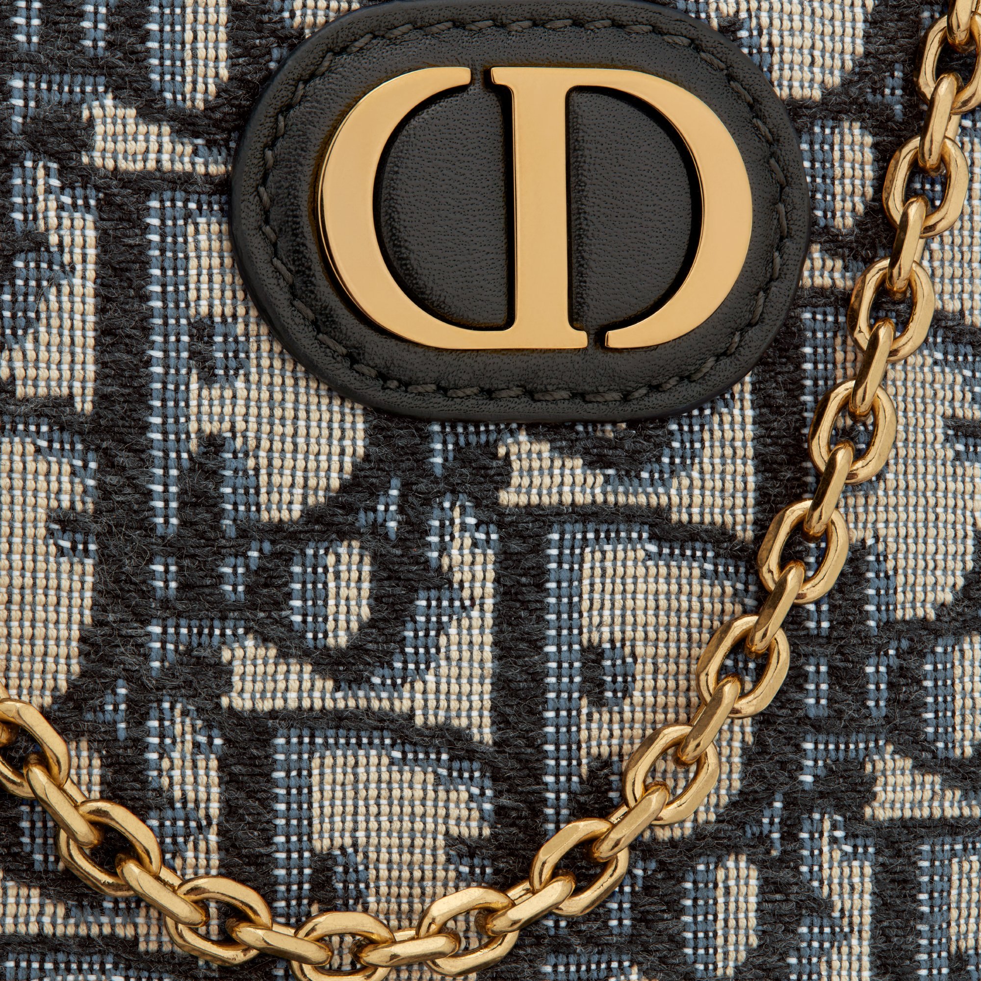 30 Montaigne Call'in Dior Phone Holder Detailed view