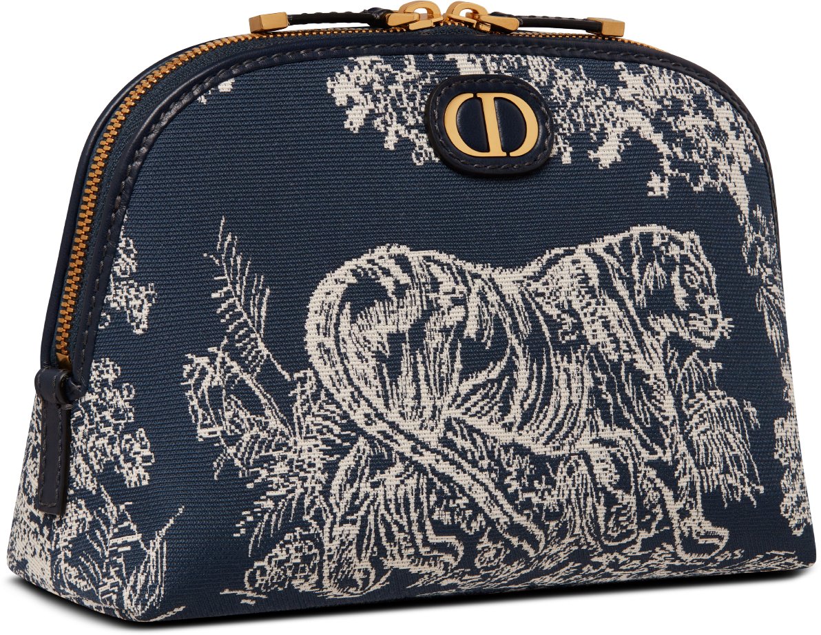 30 Montaigne Aphrodite Pouch Three quarter closed view