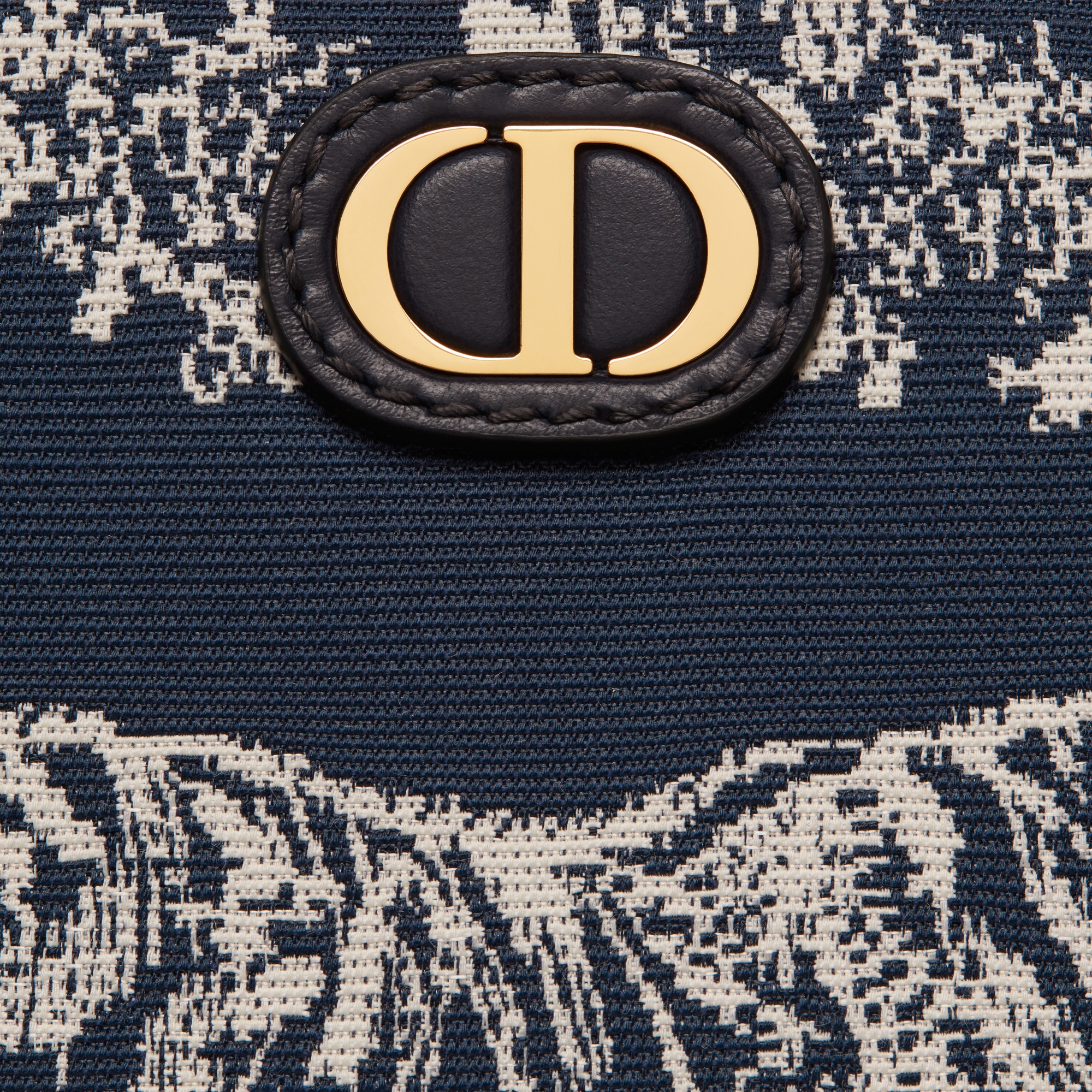 30 Montaigne Aphrodite Pouch