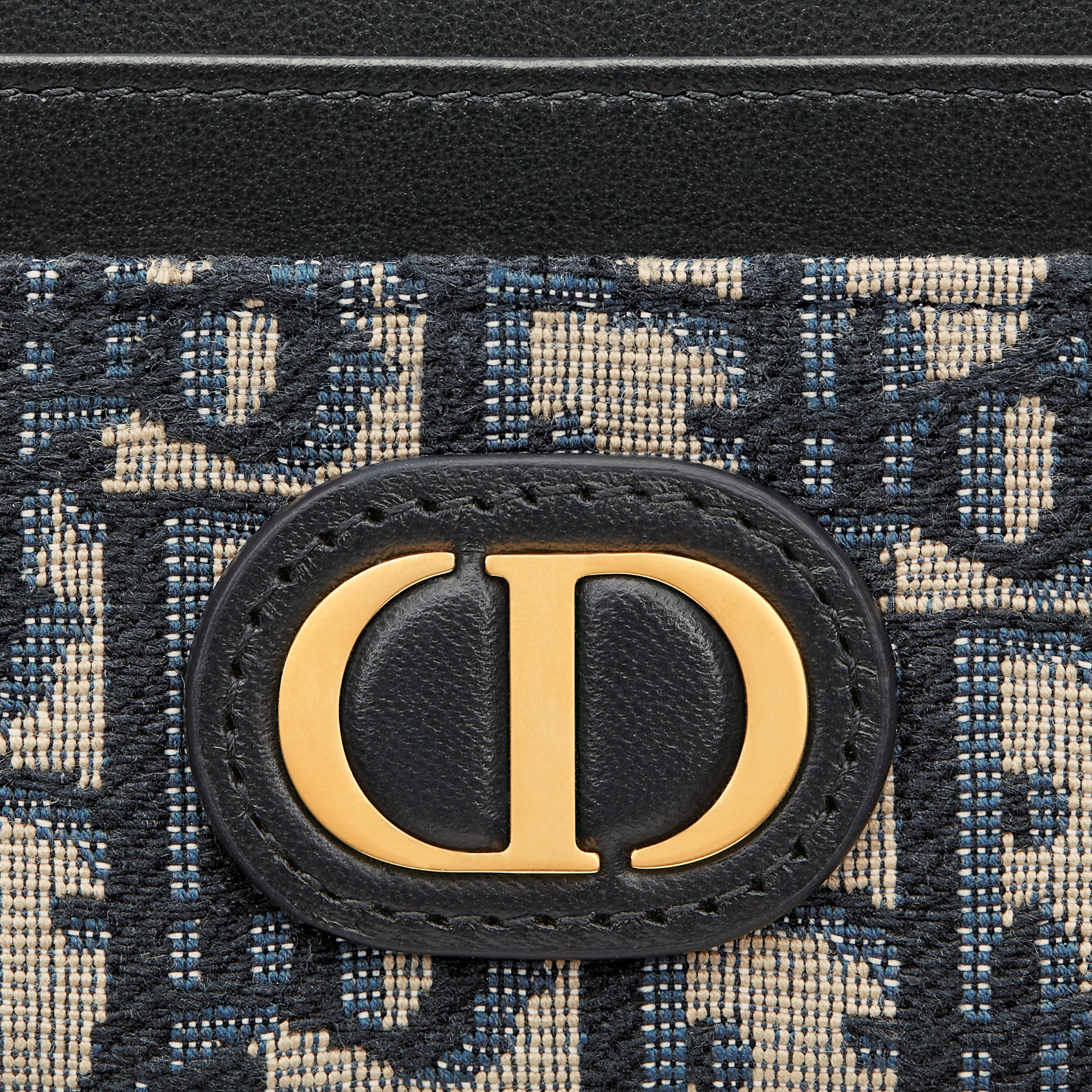 กระเป๋าใส่บัตร 30 Montaigne Freesia ผ้าแจ็กการ์ดลาย Dior Oblique สีน้ำเงิน E09