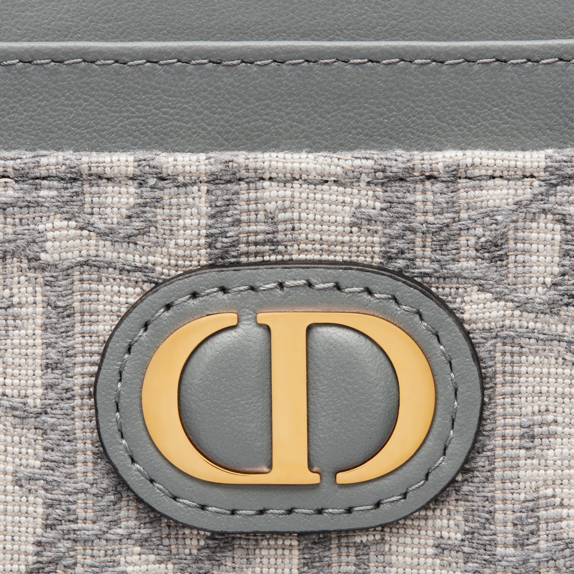 30 Montaigne Freesia Card Holder Gray Dior Oblique Jacquard E09