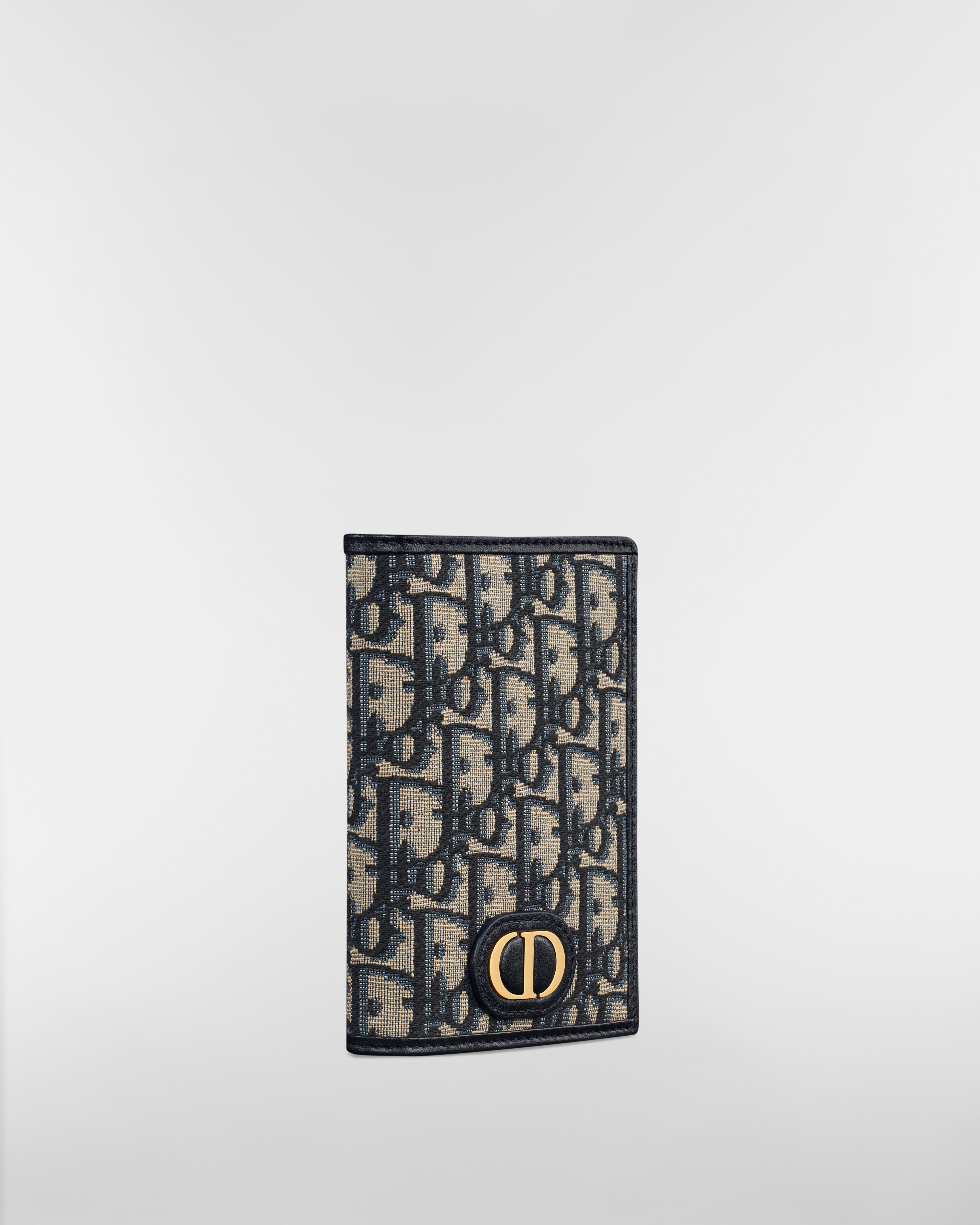 30 Montaigne Passport Holder
