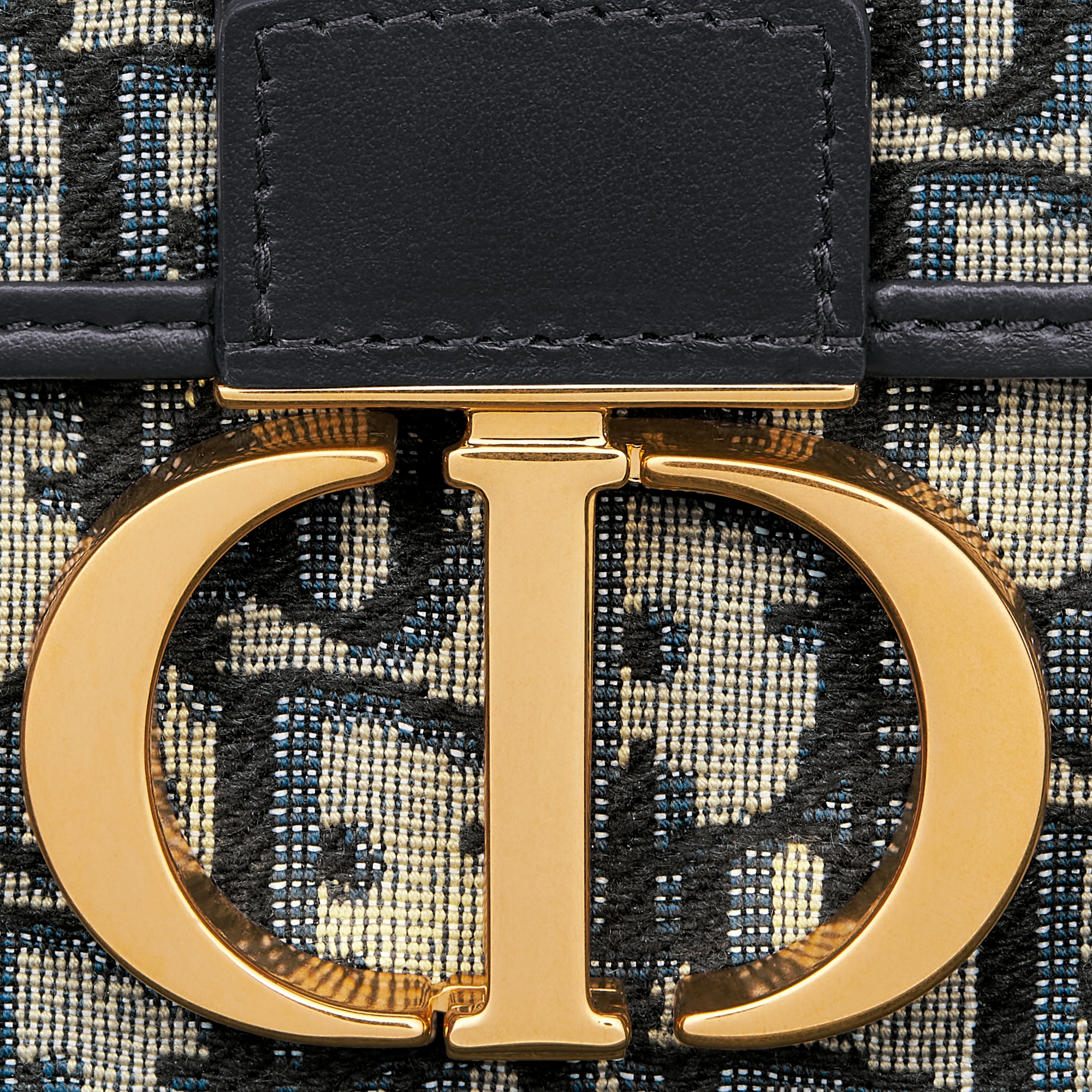 حقيبة Miss Montaigne بحجم ميني نمط ديور أوبليك الأزرق بحبك الجاكار E09