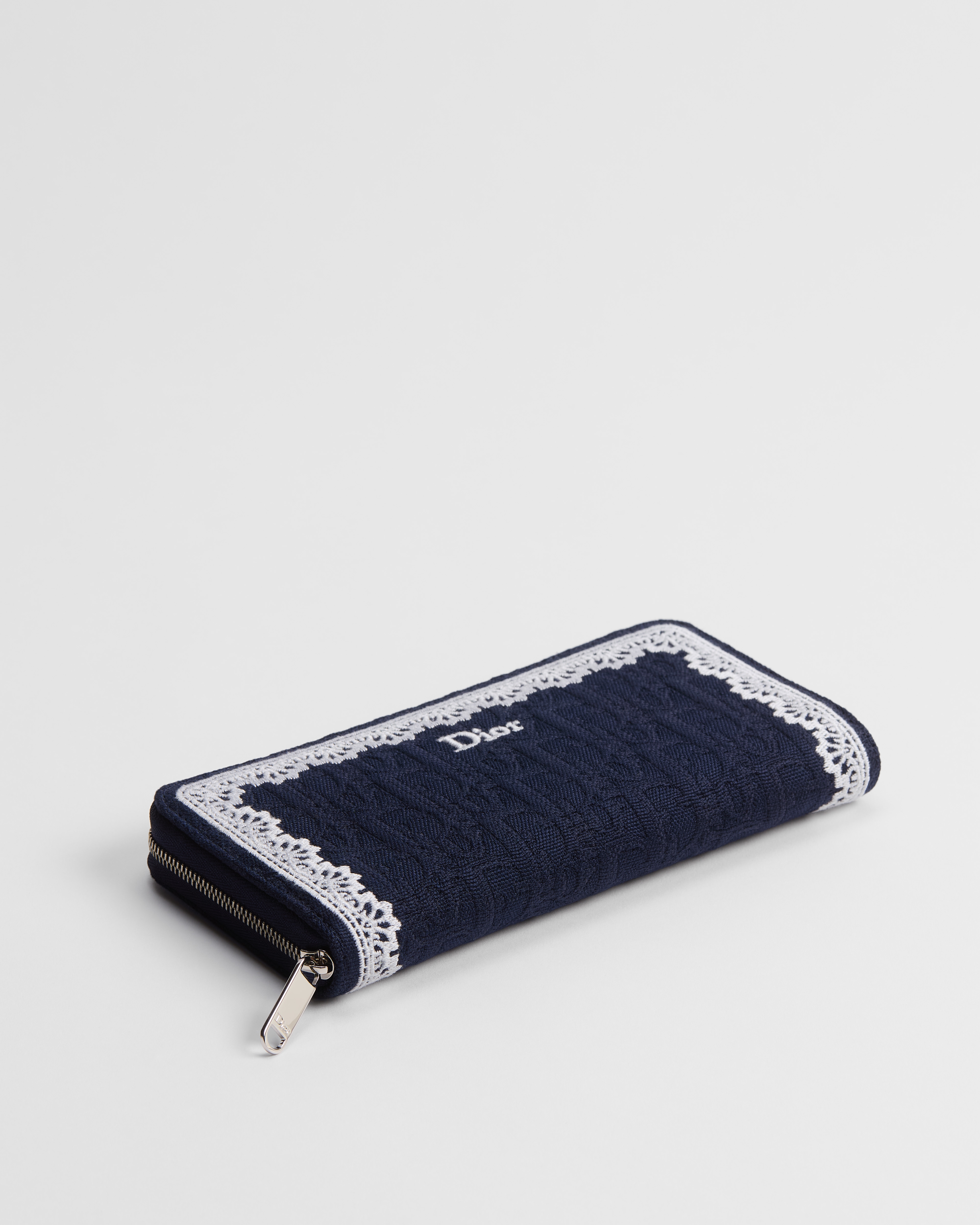 Schmales Dior Oblique Voyageur Portemonnaie Dior Oblique Jacquard in Indaco und Spitze in Ecru E03