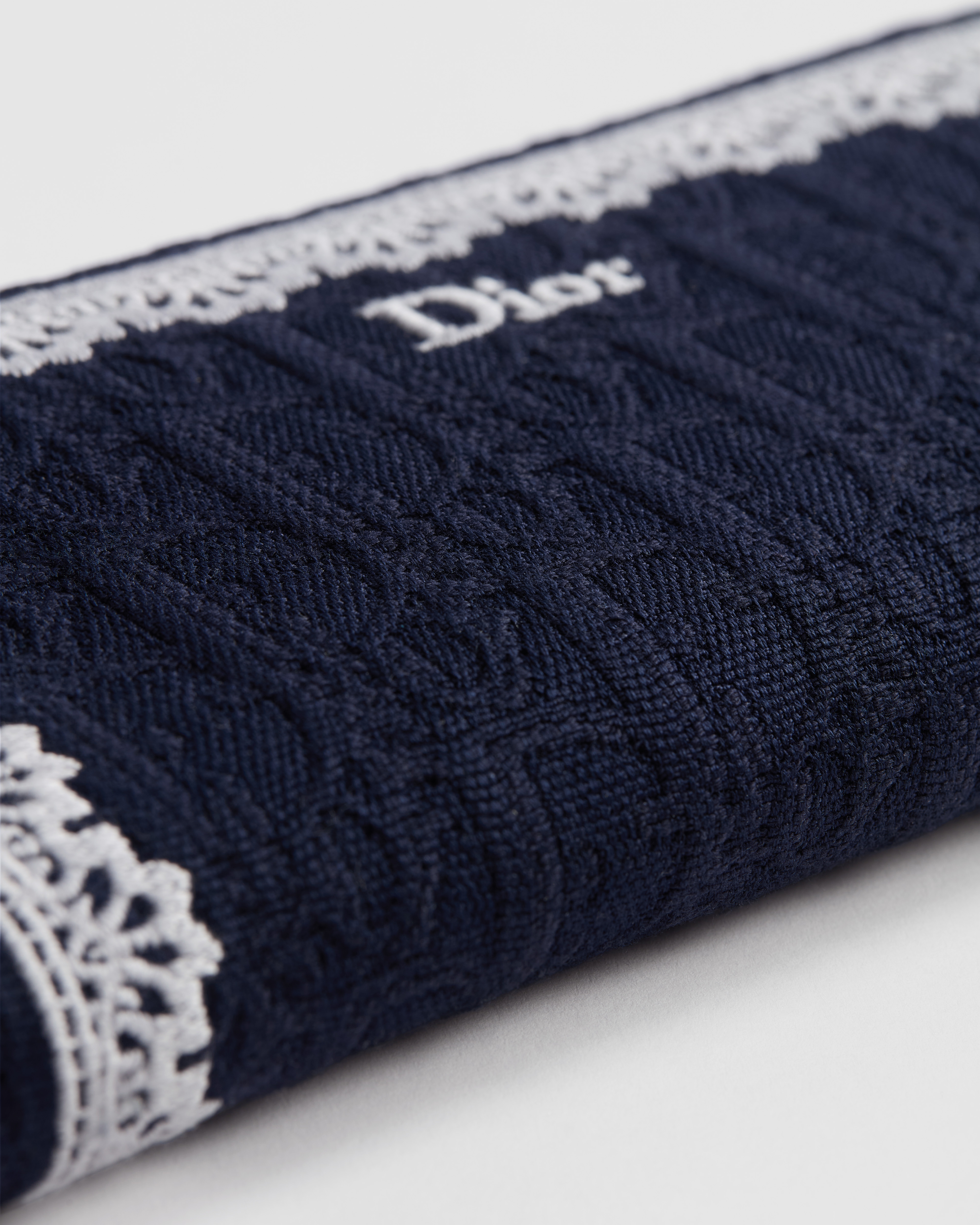 Dior Oblique Voyageur Slim Wallet Blue Dior Oblique Jacquard and White Lace E10