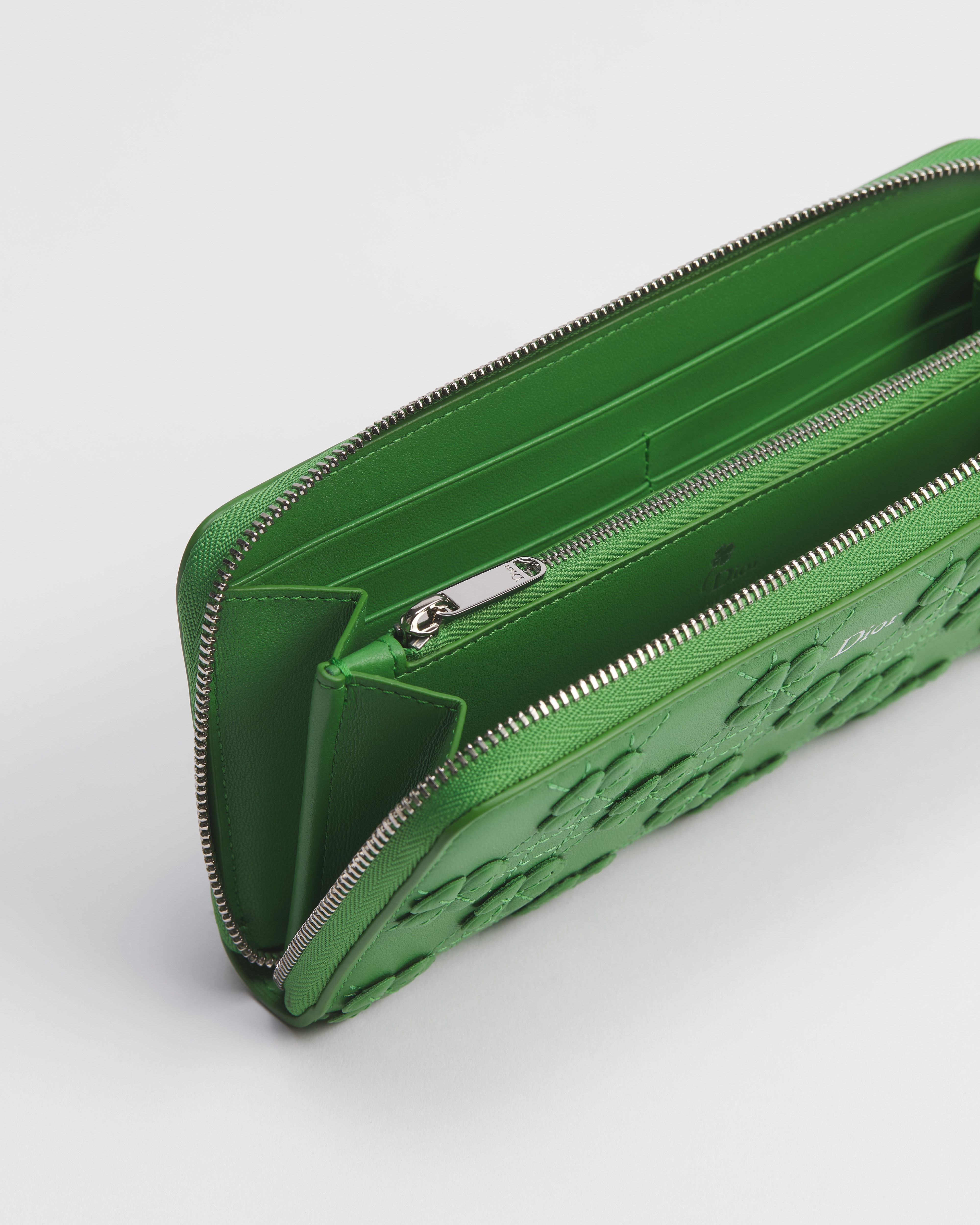 Dior Jardin Voyageur Slim Wallet Dior Clover Embroidered Cannage Lambskin E06