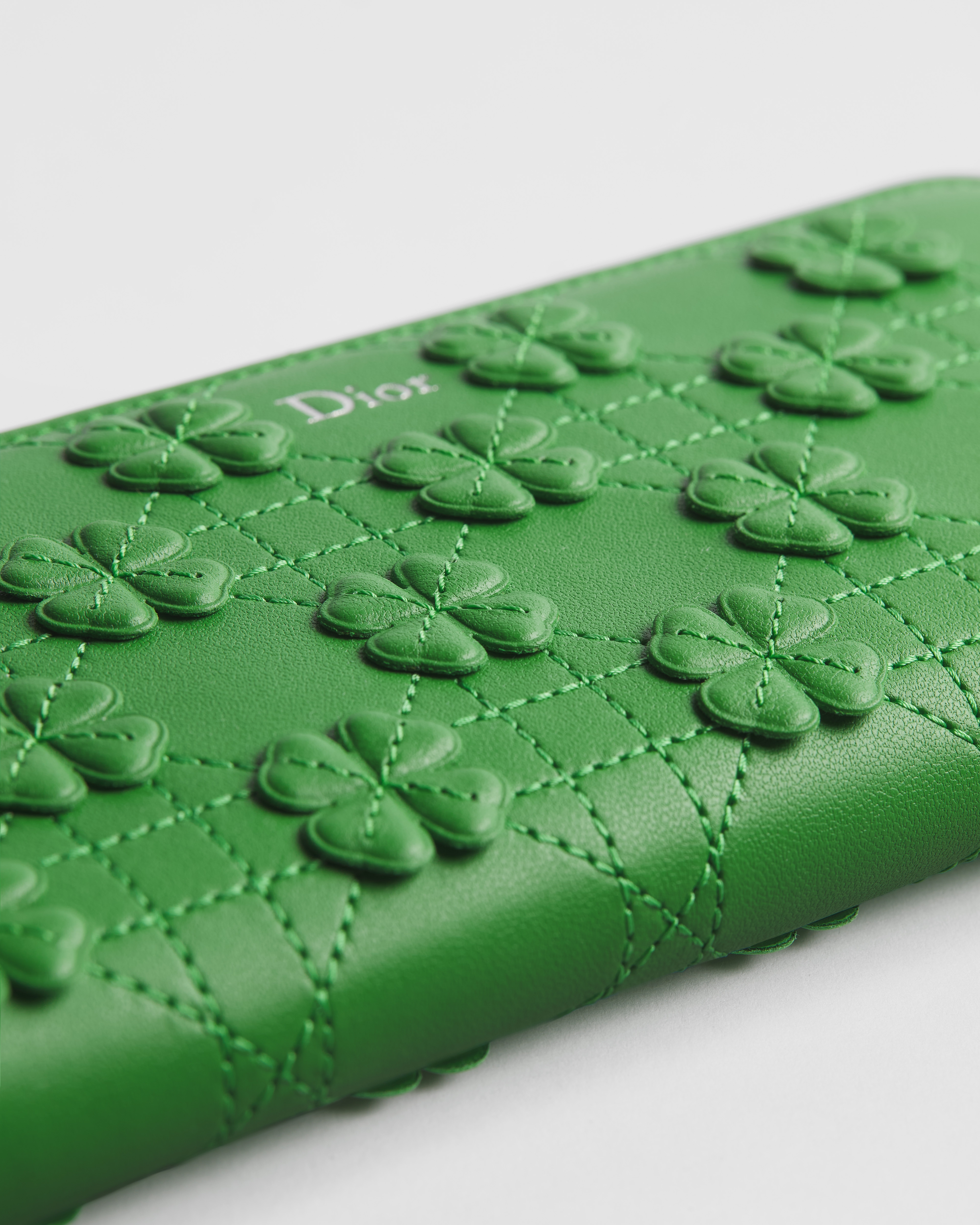 Dior Jardin Voyageur Slim Wallet Dior Clover Embroidered Cannage Lambskin E10