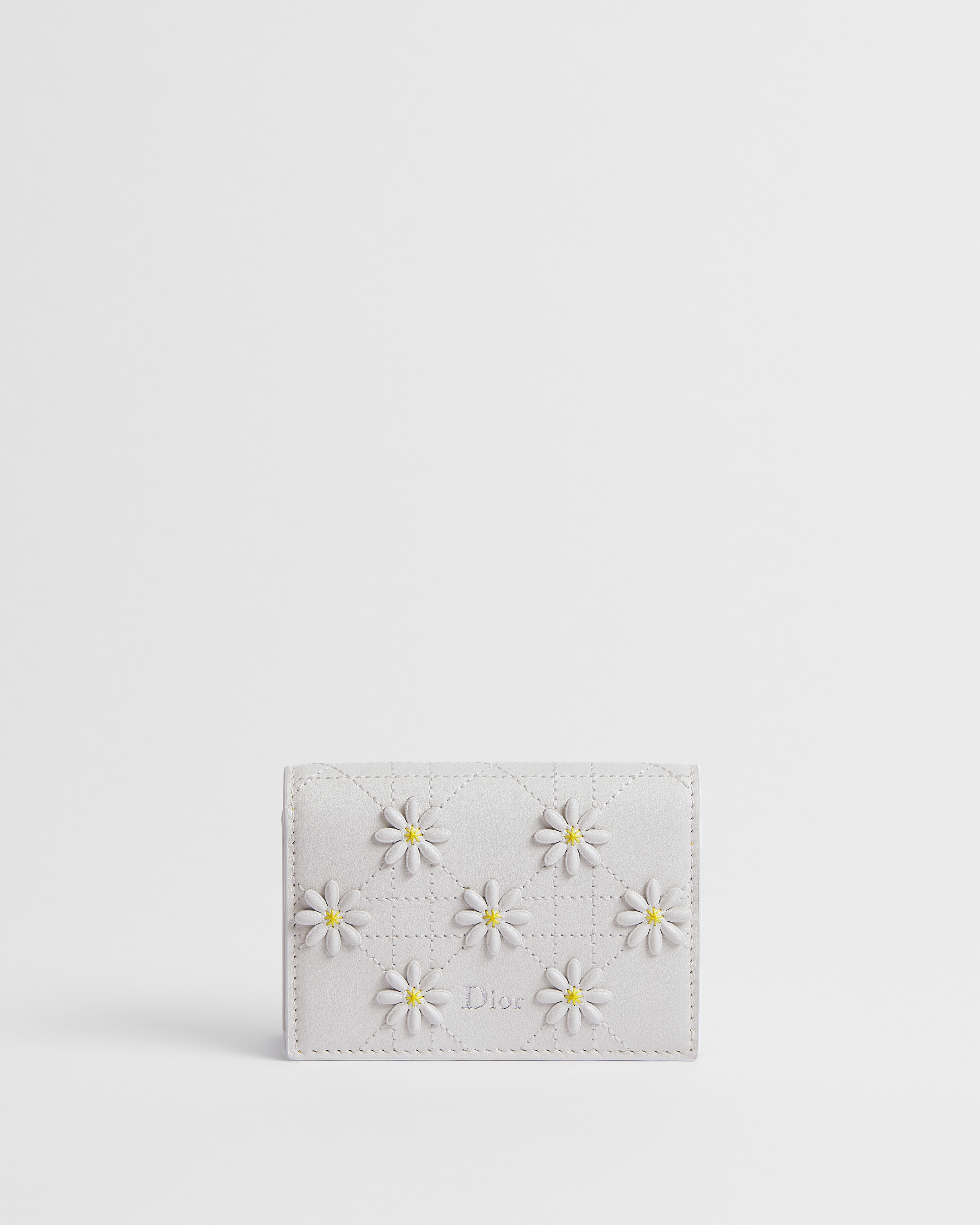 Dior Jardin Bloom Card Holder White Dior Daisy Embroidered Cannage Lambskin E01