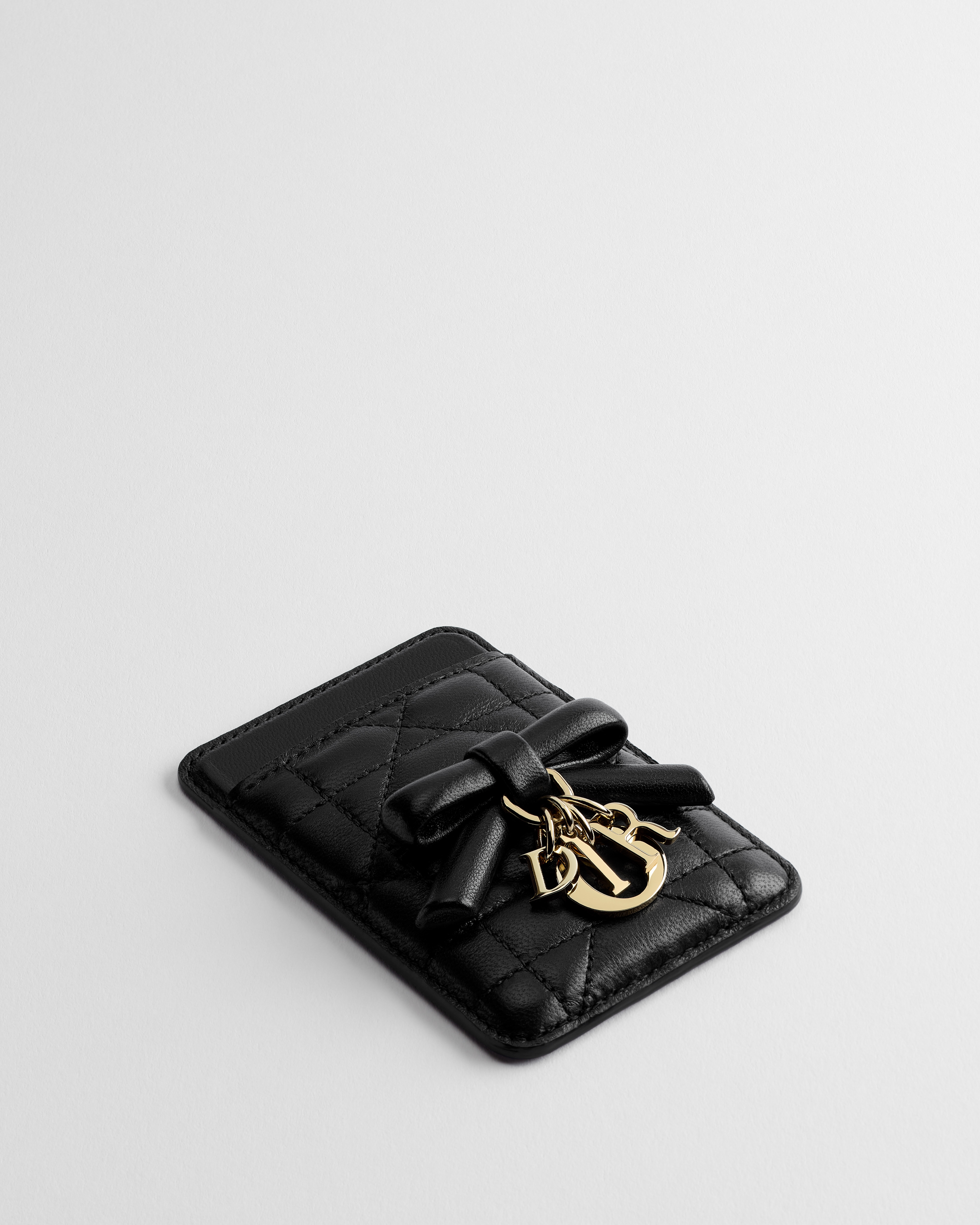 Magnetisches Lady Dior Kartenetui Cannage Lammleder in Schwarz E03