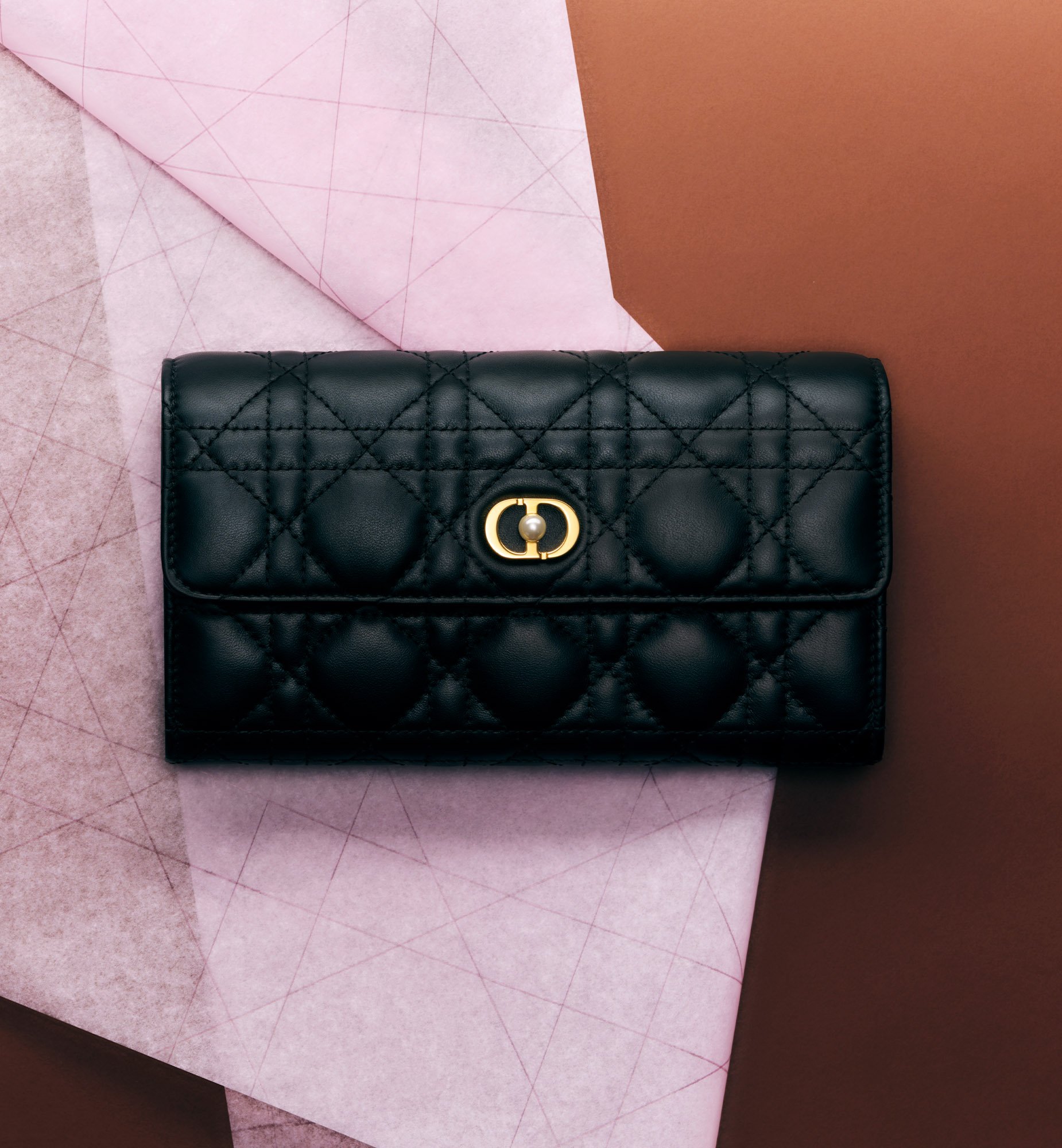 Dior Jolie Orchid 長型銀包 aria_wornViewCropped